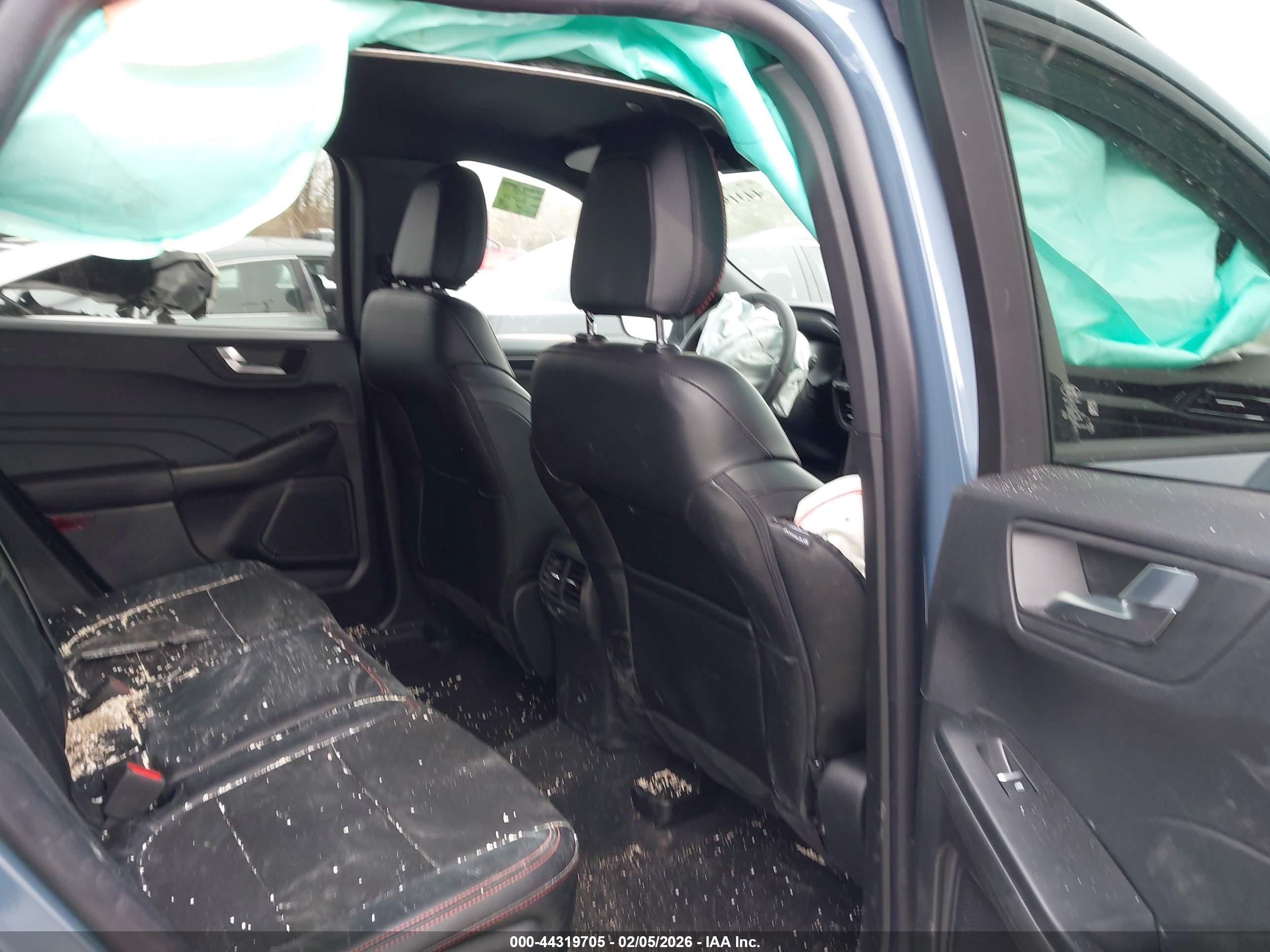 FORD ESCAPE image 8