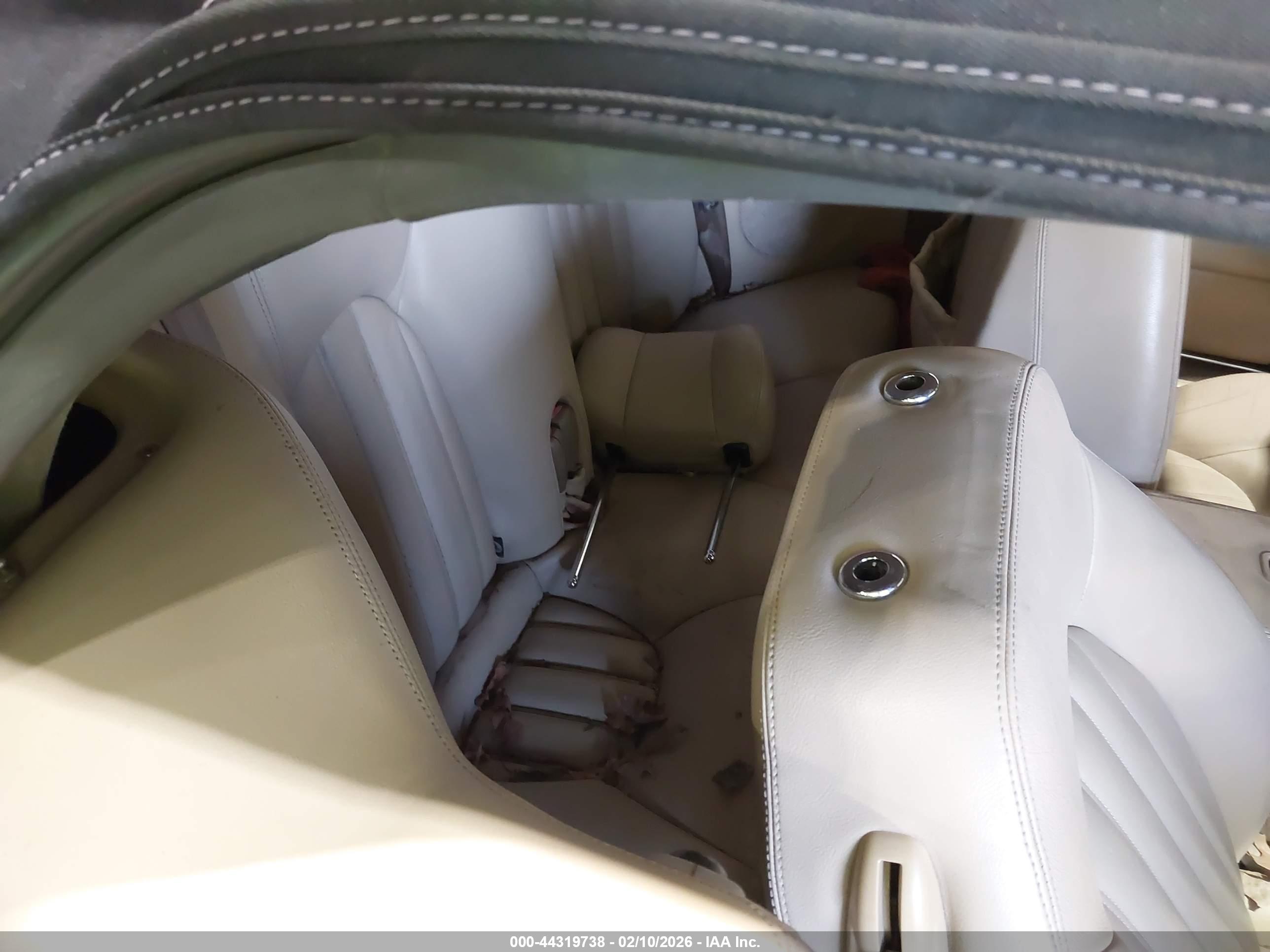 JAGUAR XK8 image 8