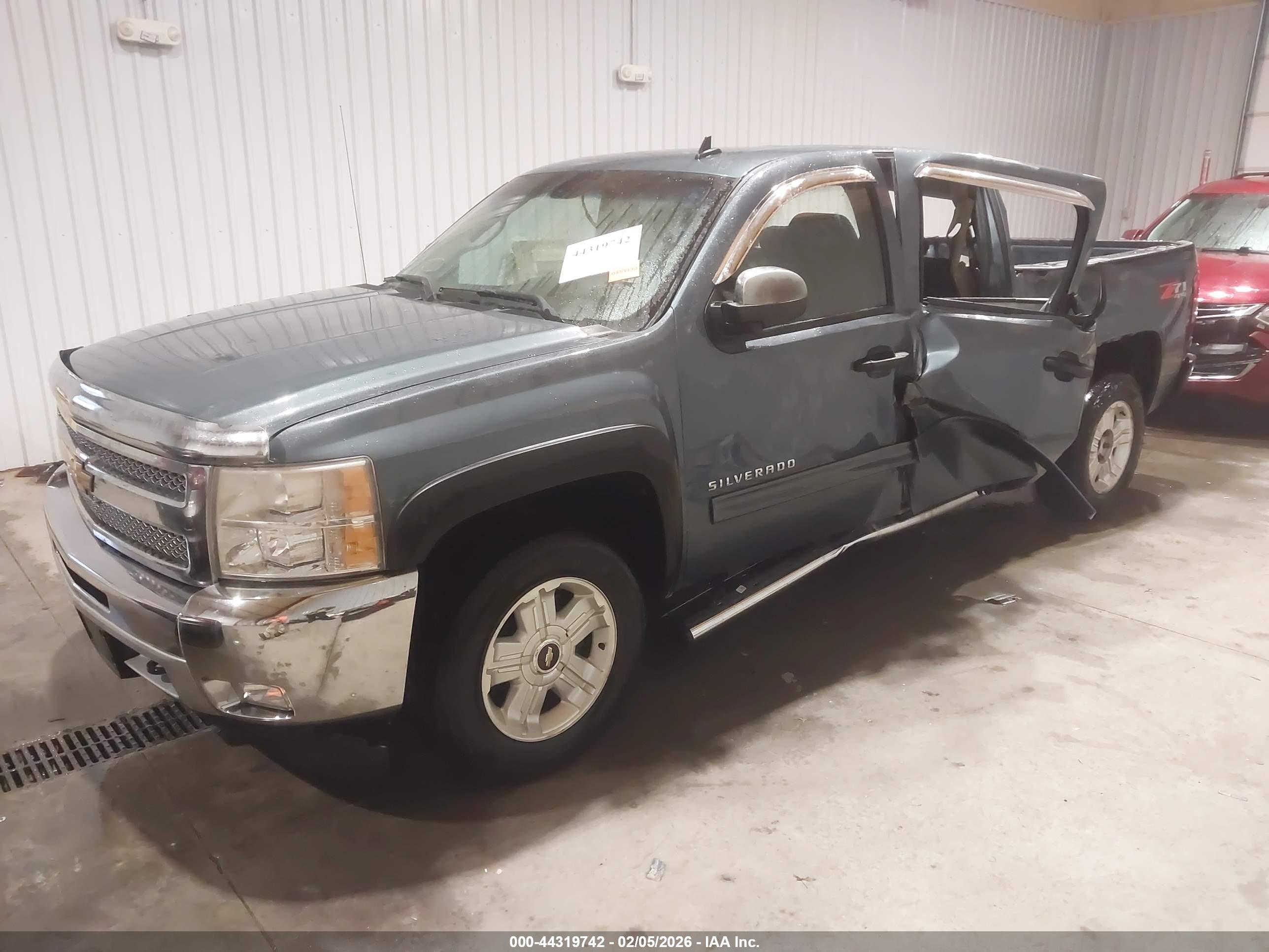 CHEVROLET SILVERADO image 2