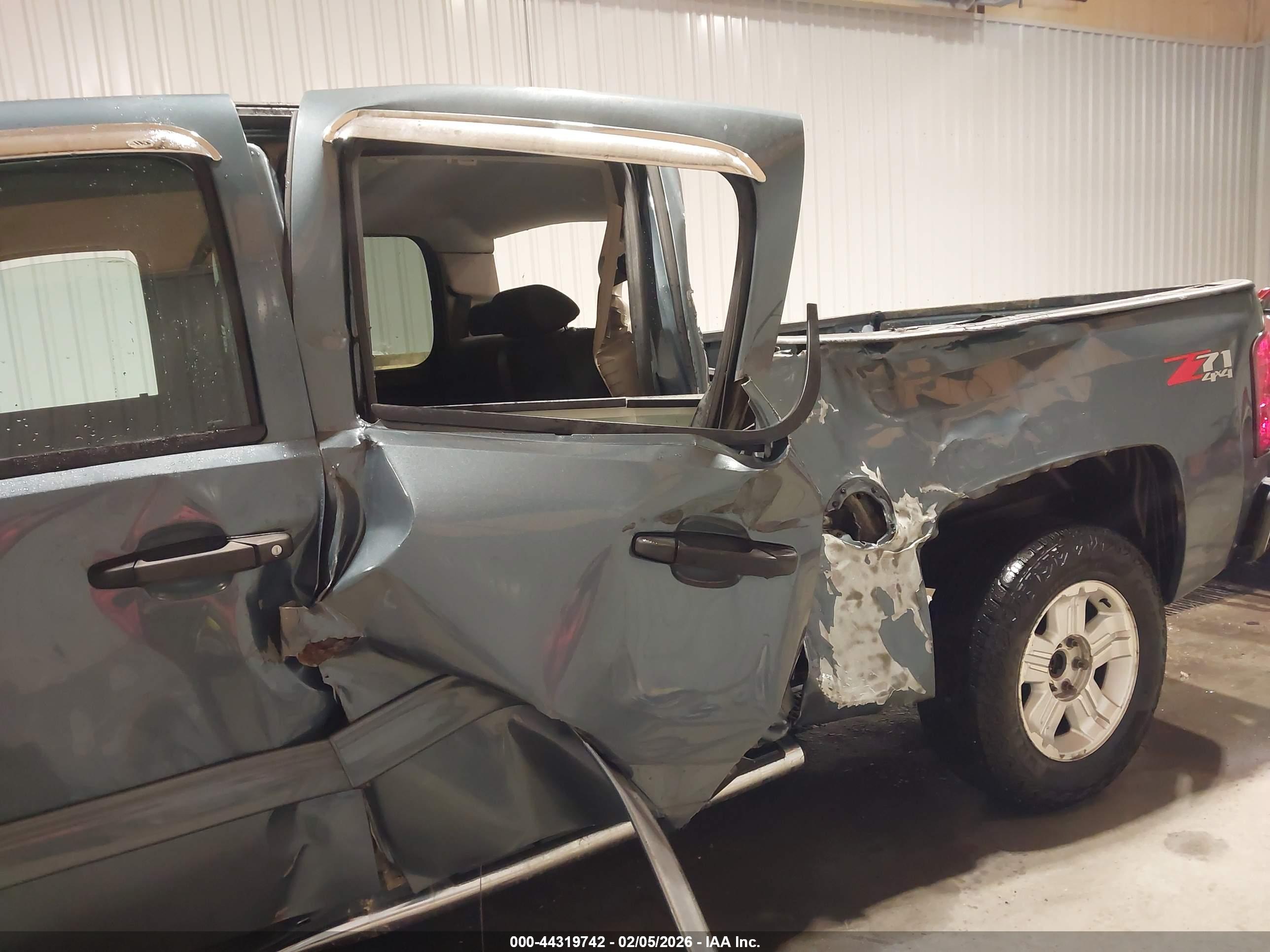 CHEVROLET SILVERADO image 6