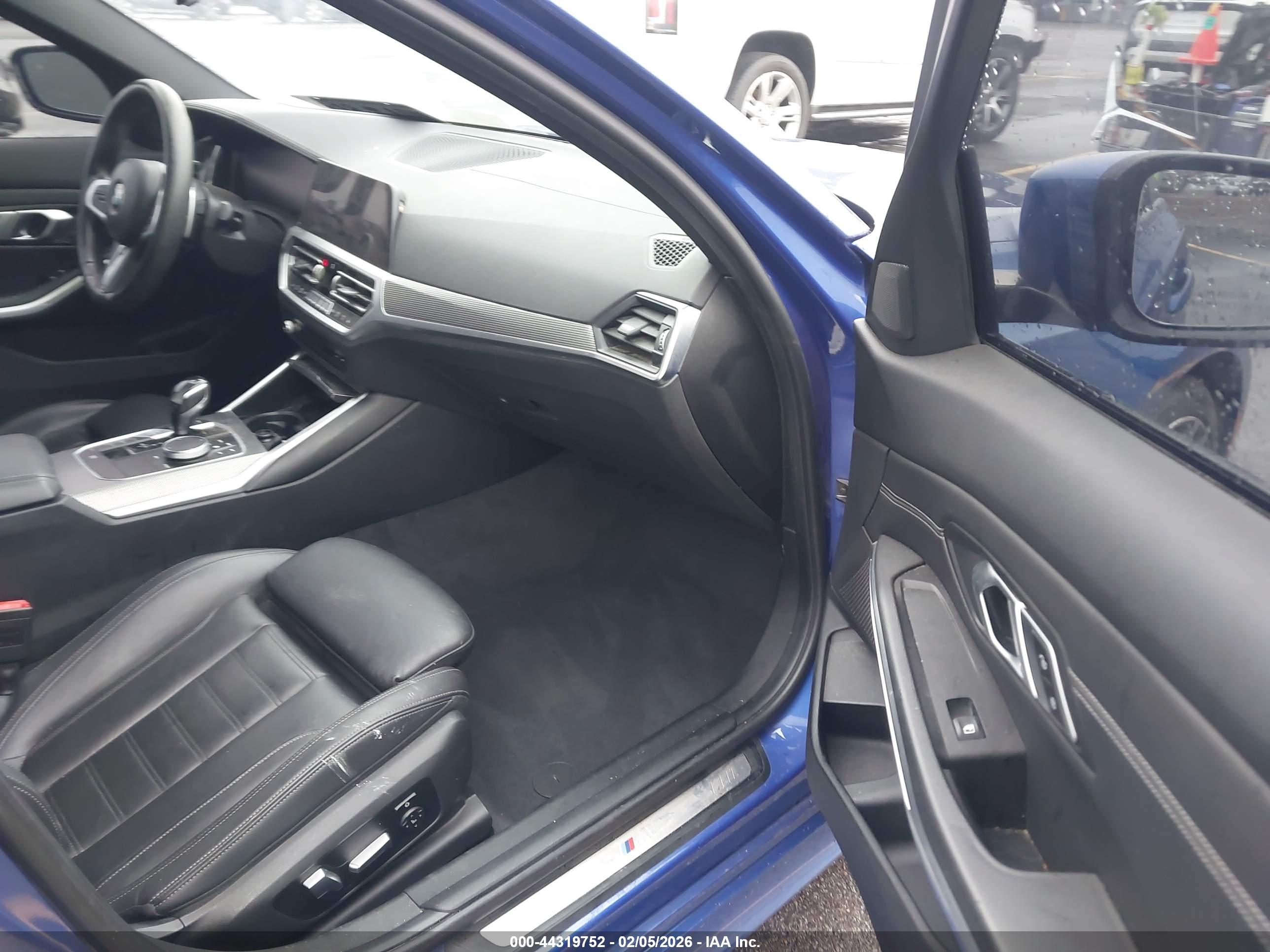 BMW 330I image 5