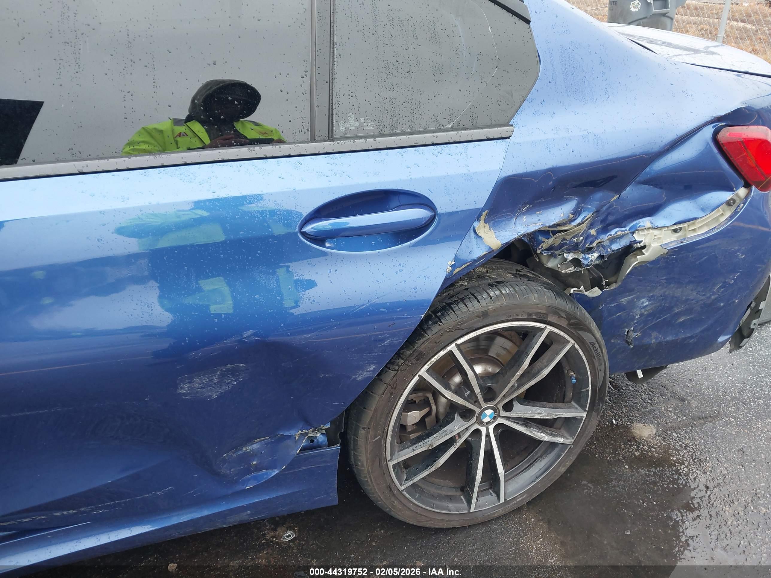 BMW 330I image 6