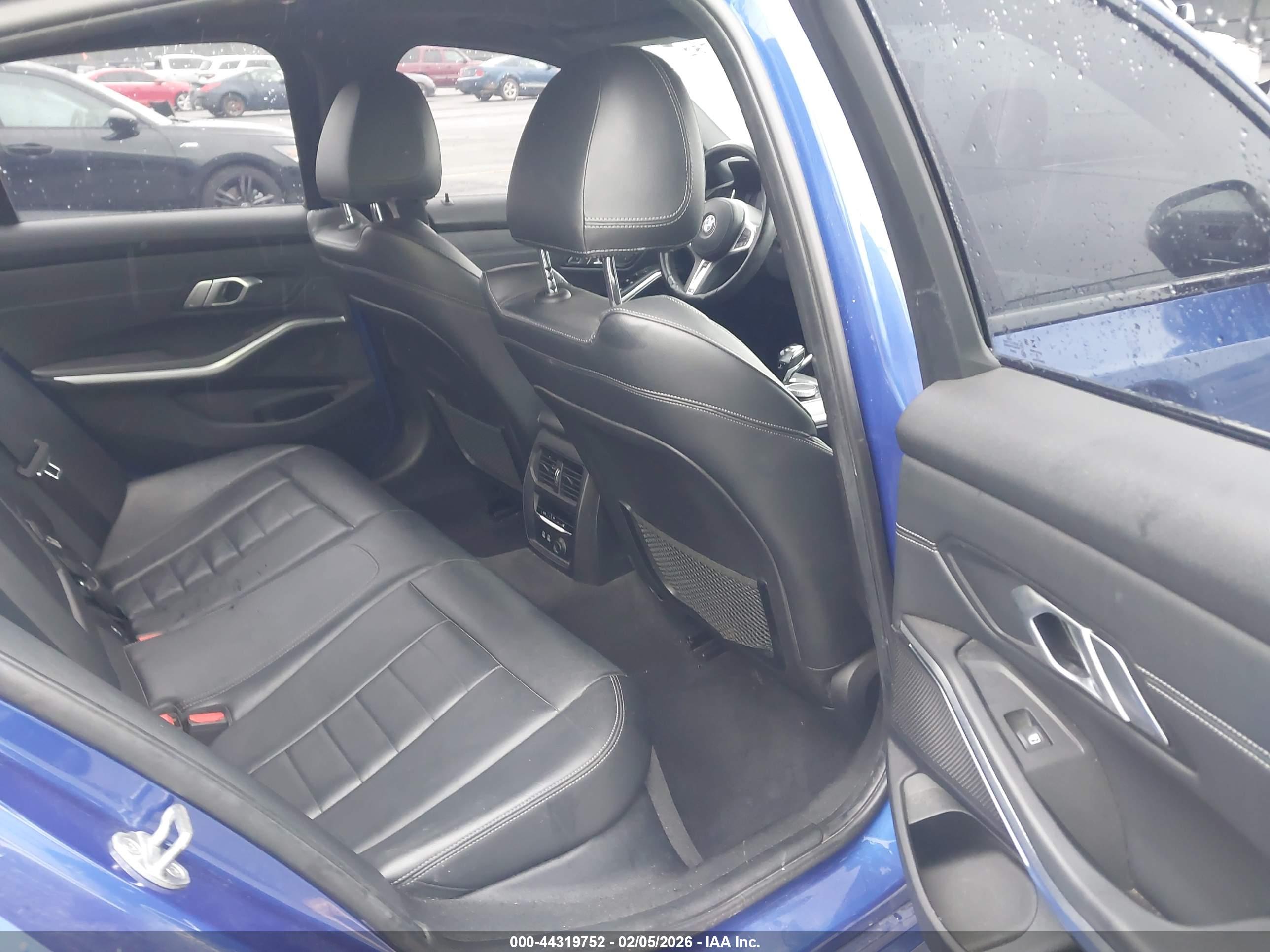 BMW 330I image 8