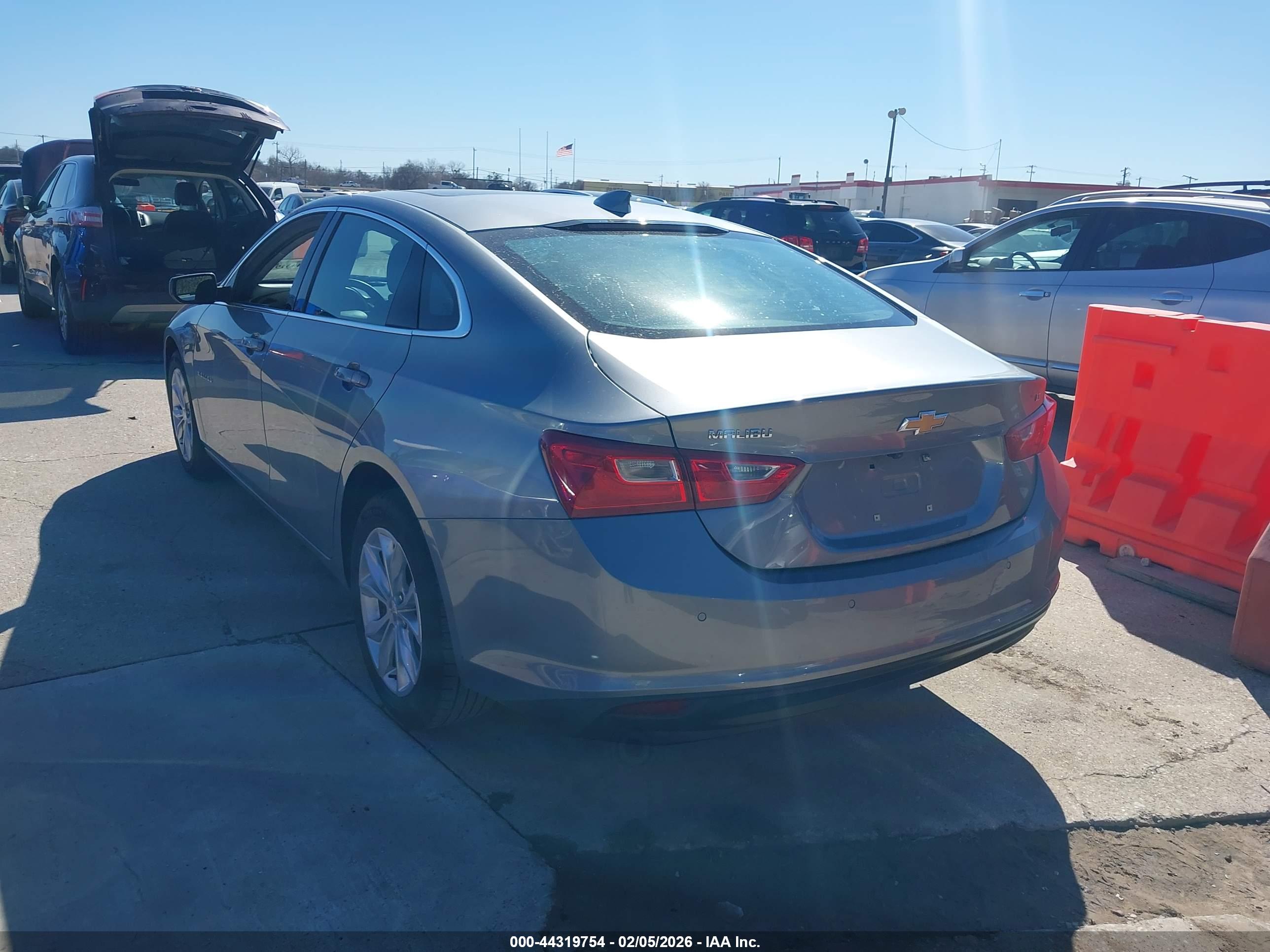 CHEVROLET MALIBU image 3