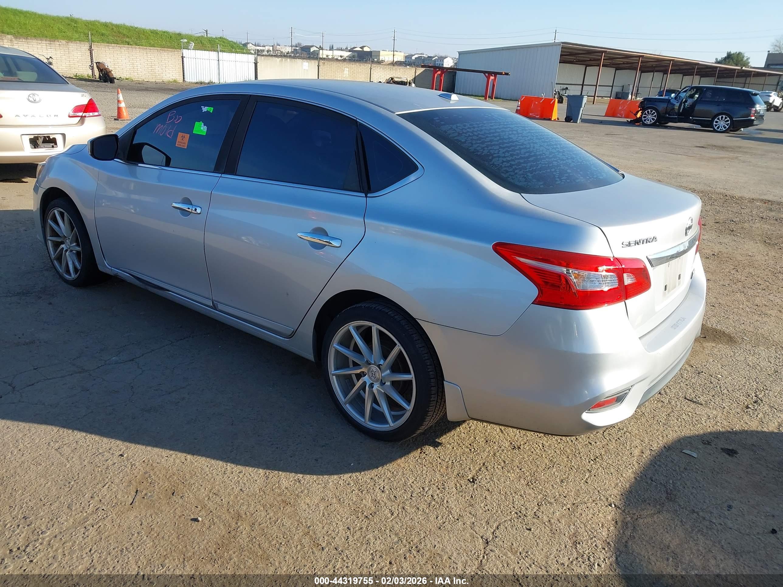 NISSAN SENTRA image 3