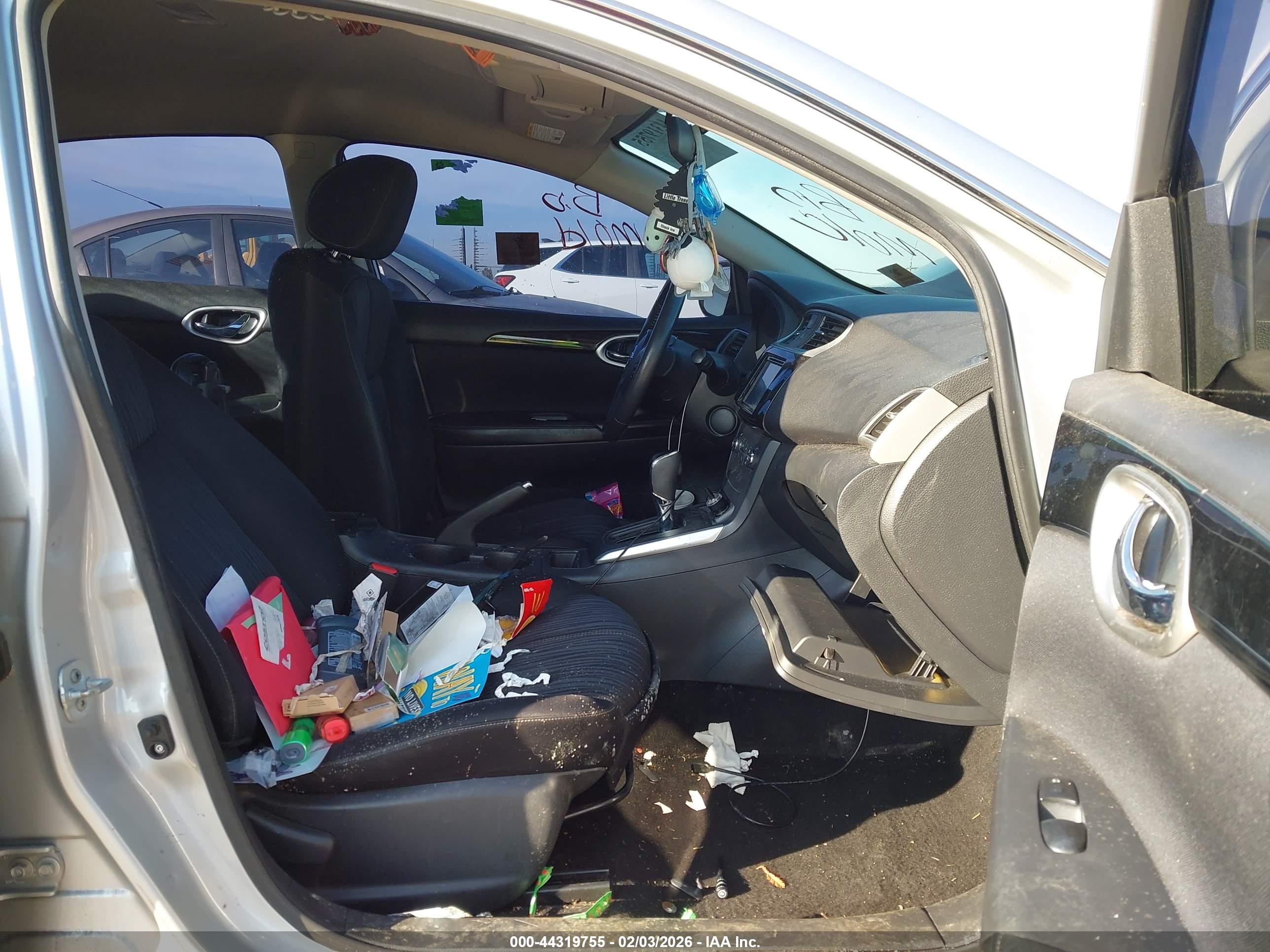 NISSAN SENTRA image 5