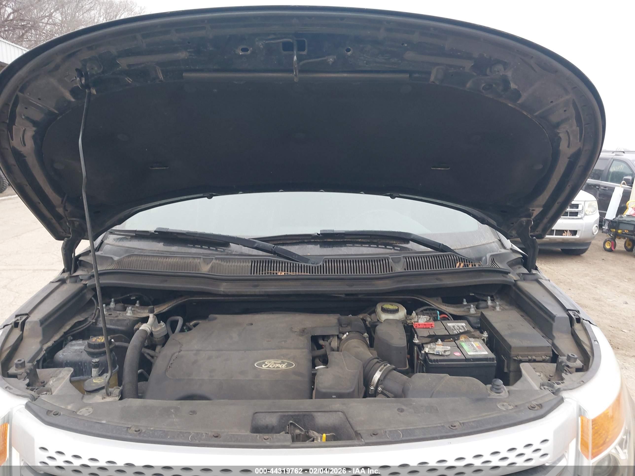 FORD EXPLORER image 10