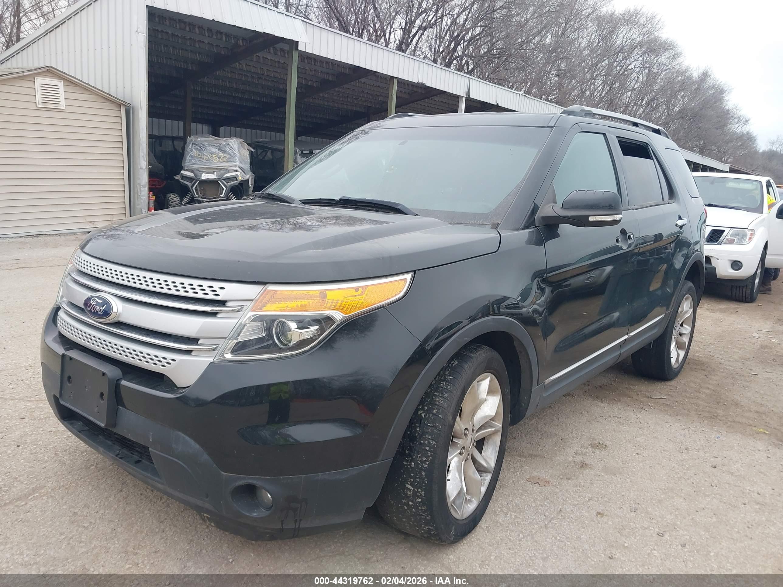FORD EXPLORER image 2