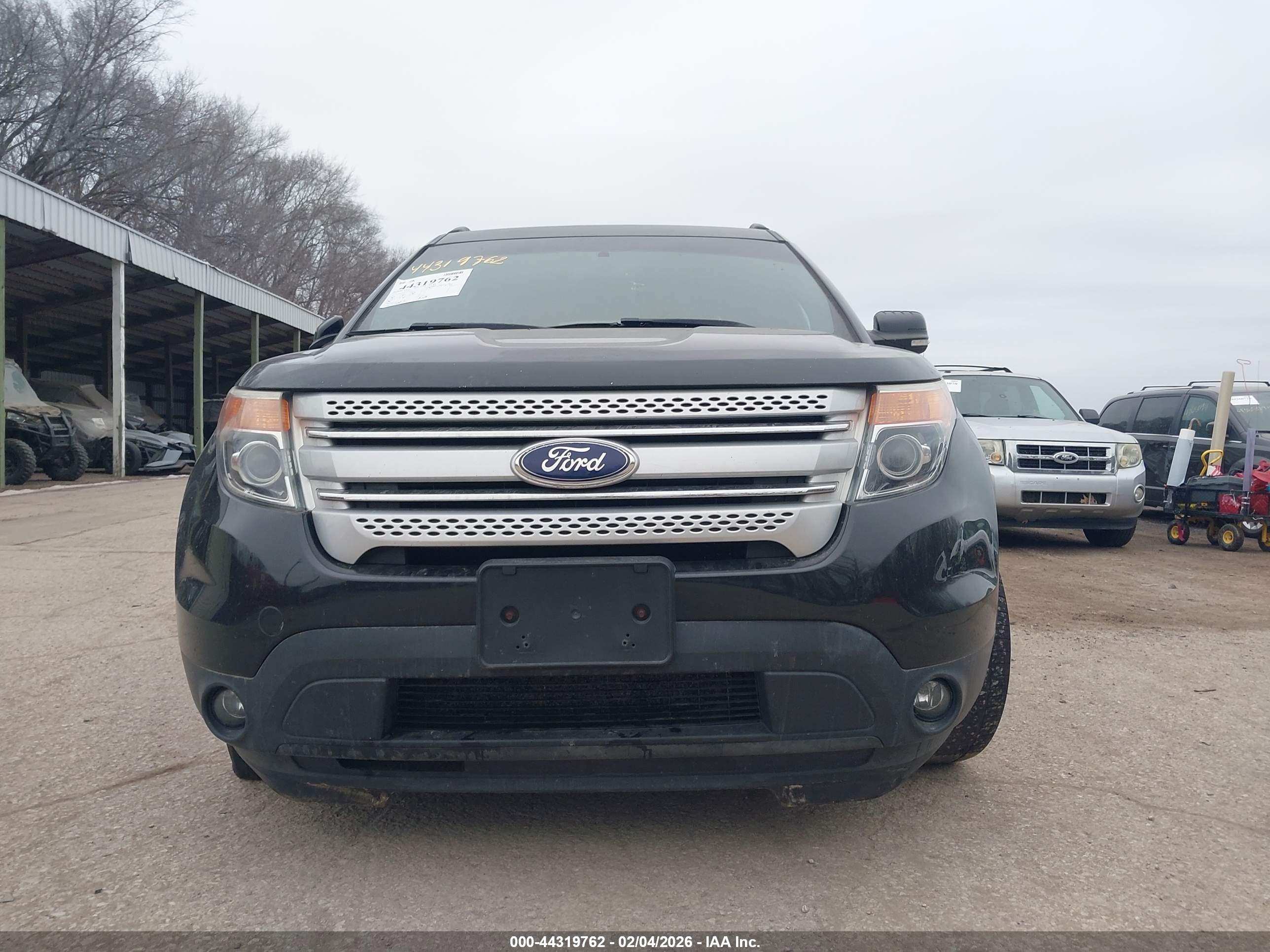 FORD EXPLORER image 6