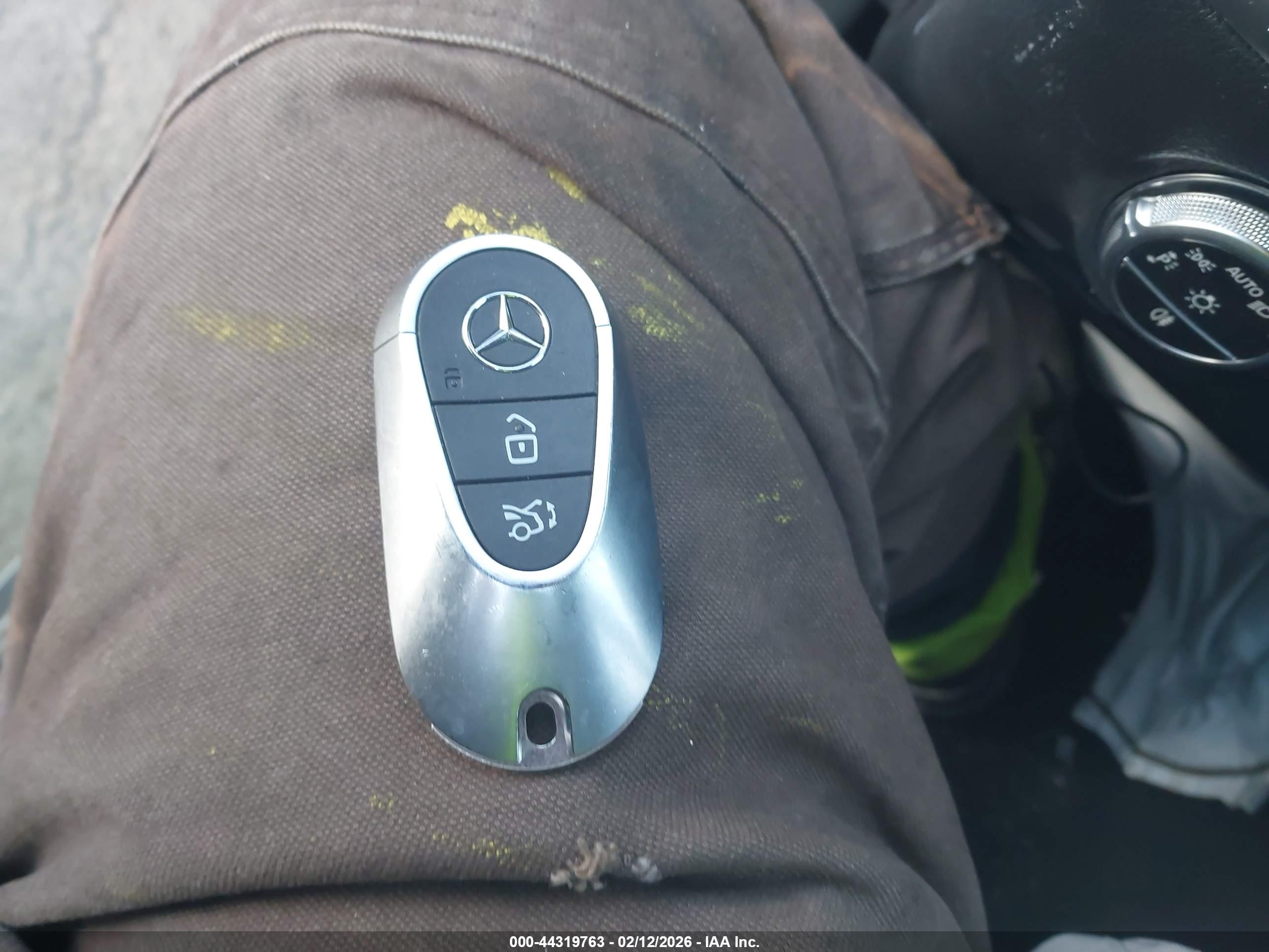 MERCEDES-BENZ C image 11