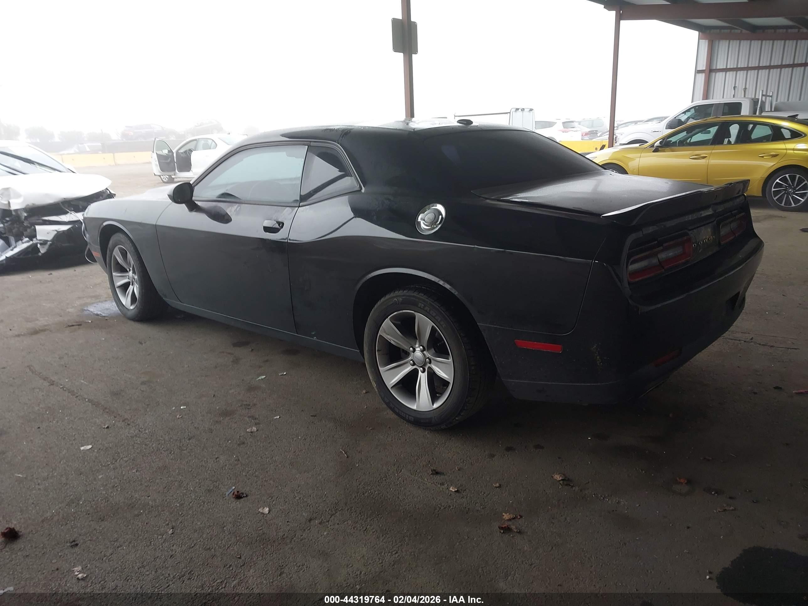 DODGE CHALLENGER image 3