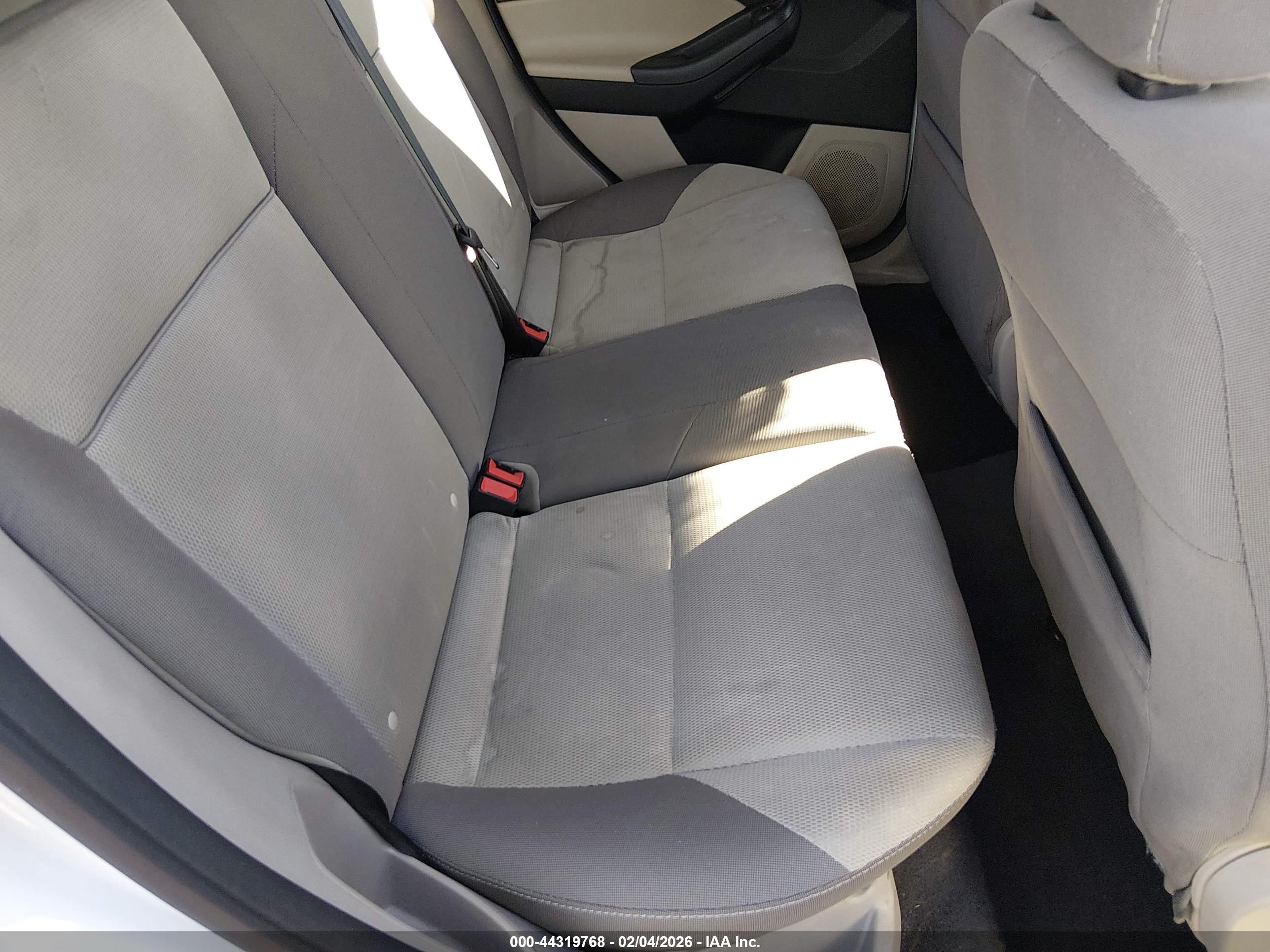 FORD FOCUS image 8