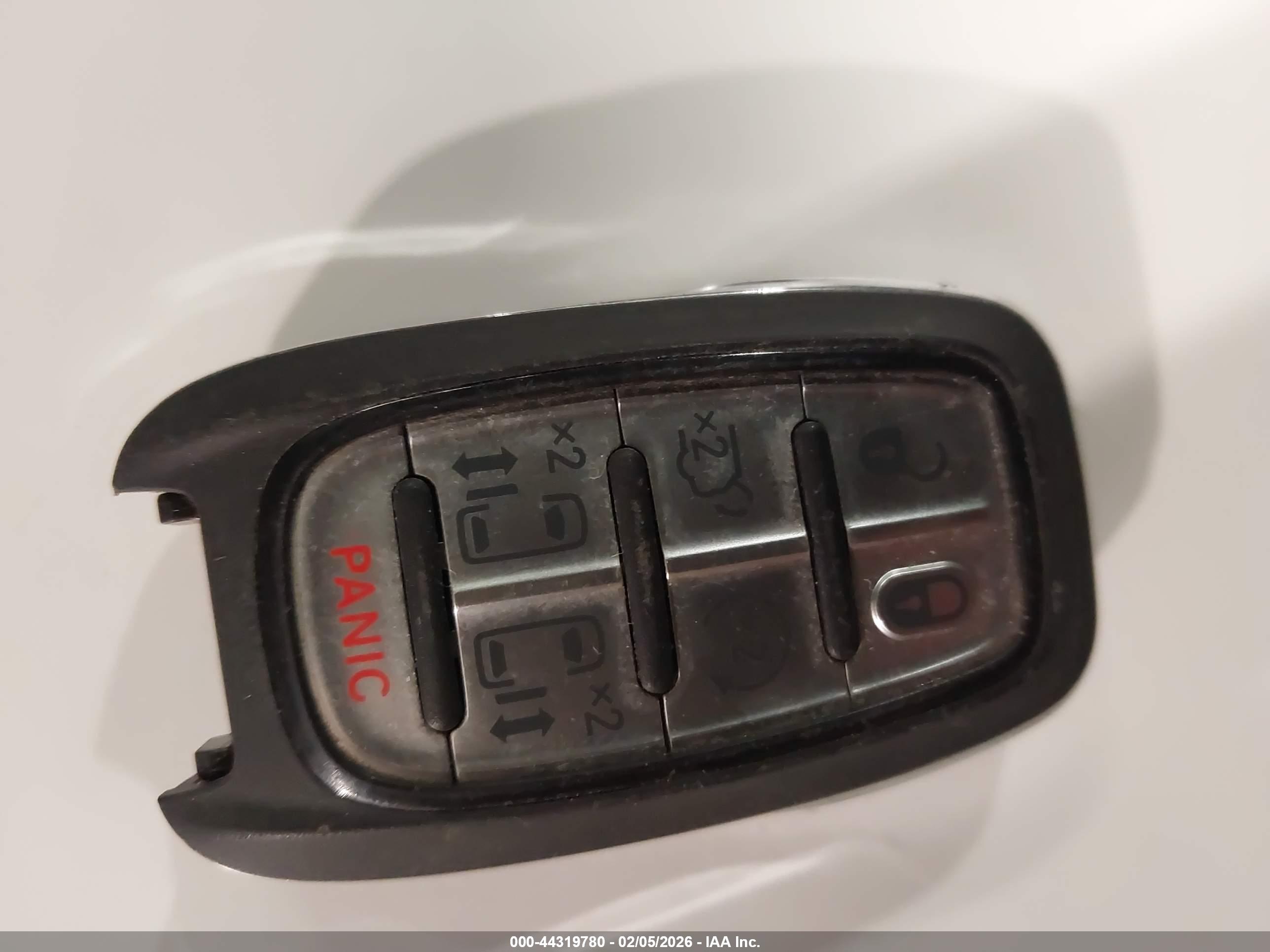 CHRYSLER PACIFICA image 11