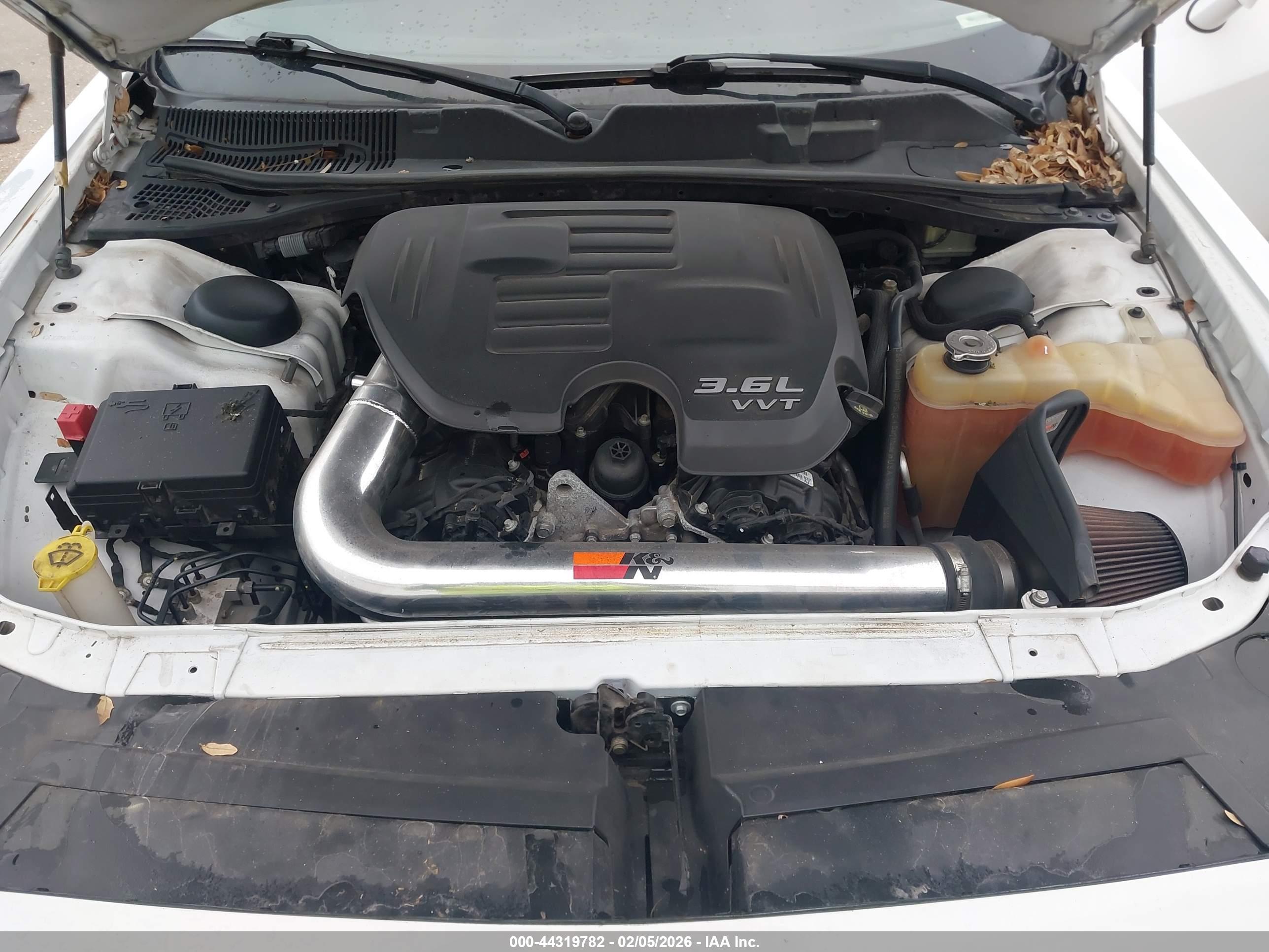 DODGE CHALLENGER image 10