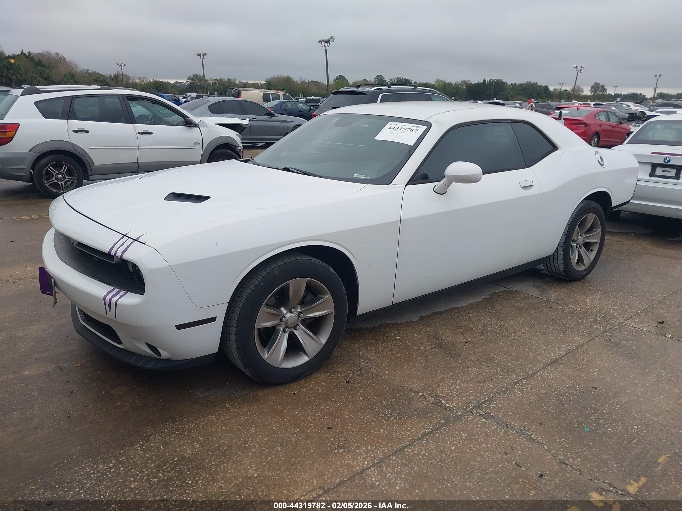 DODGE CHALLENGER image 2