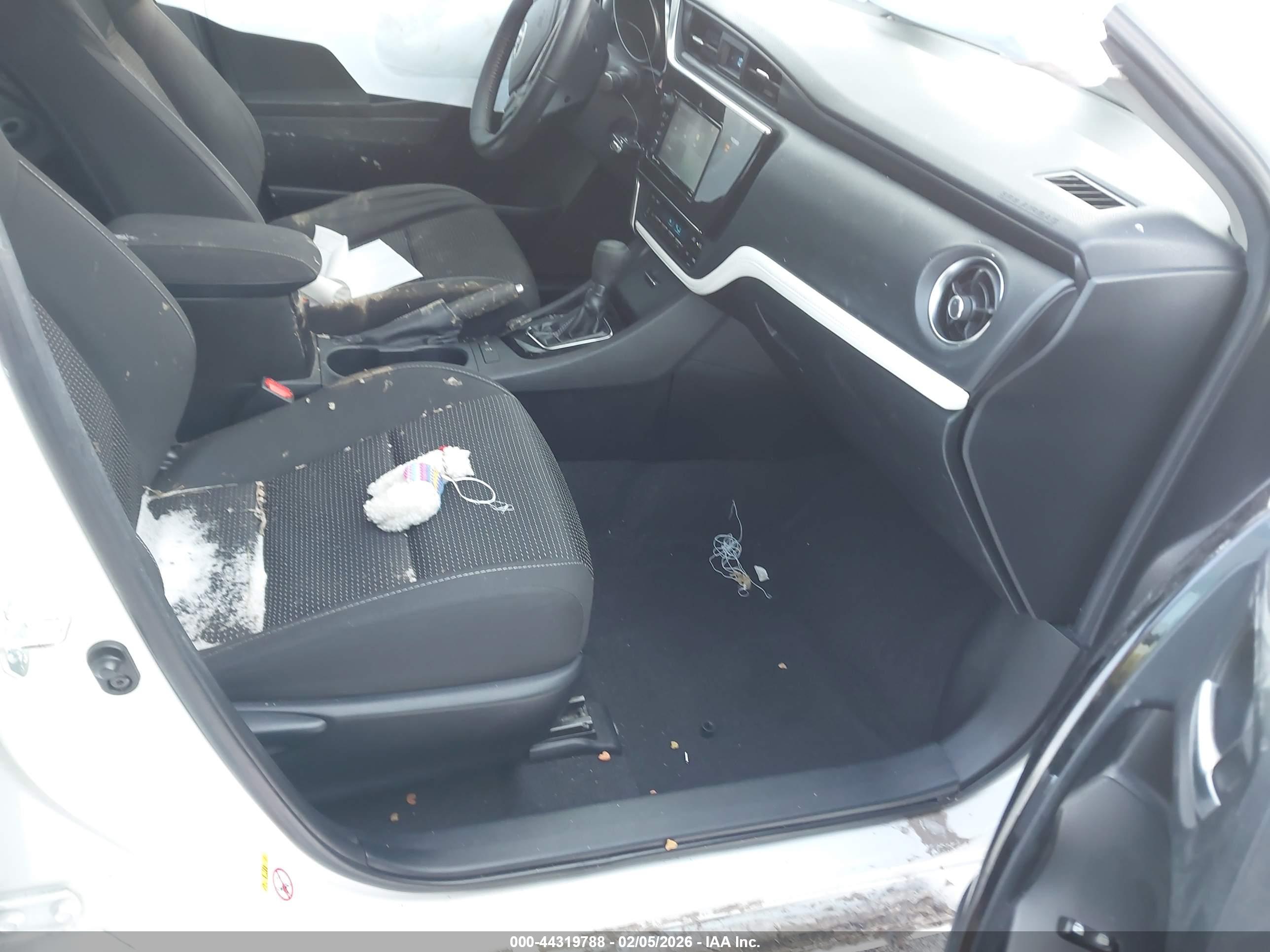TOYOTA COROLLA image 5