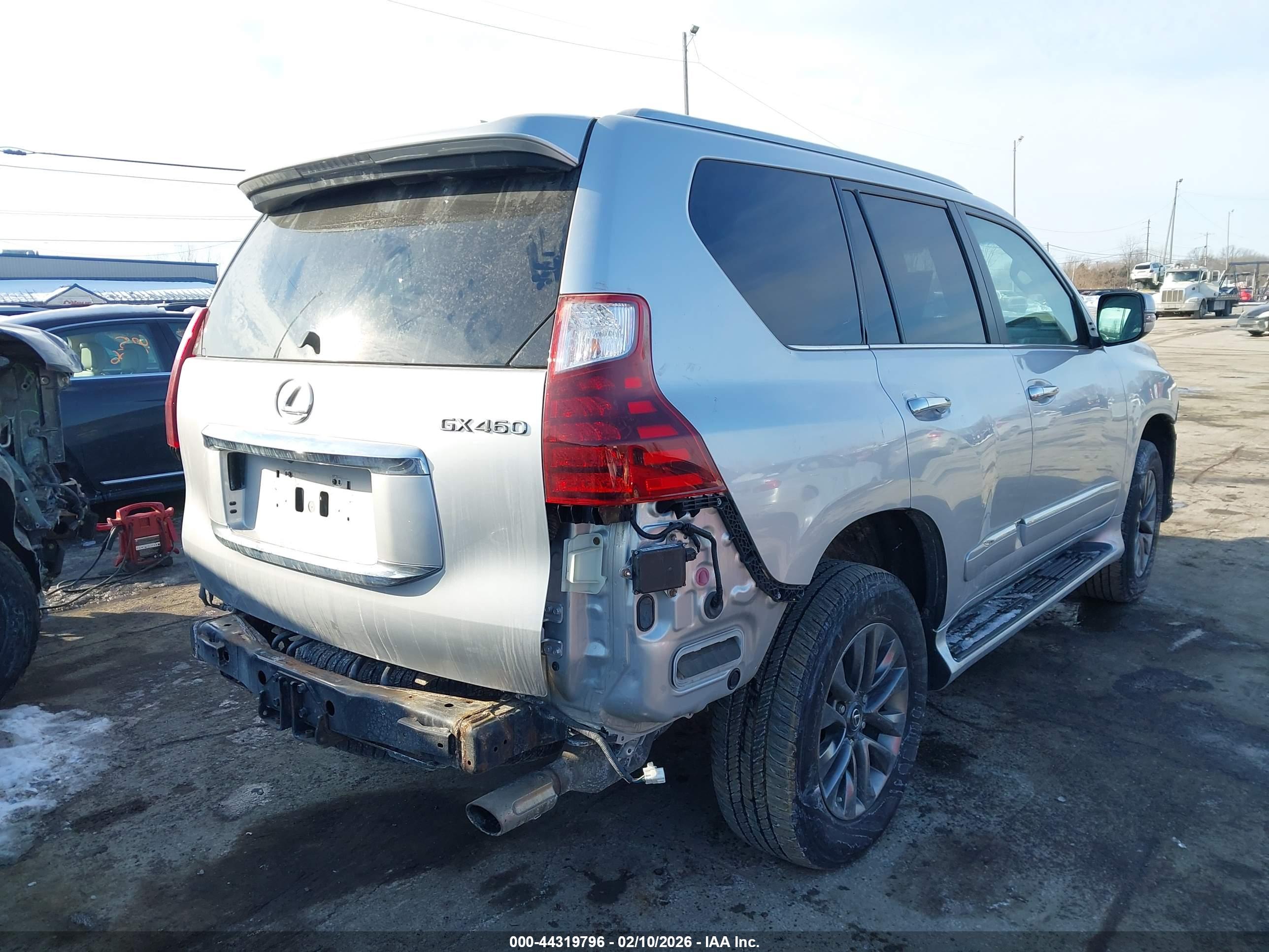 LEXUS GX image 4