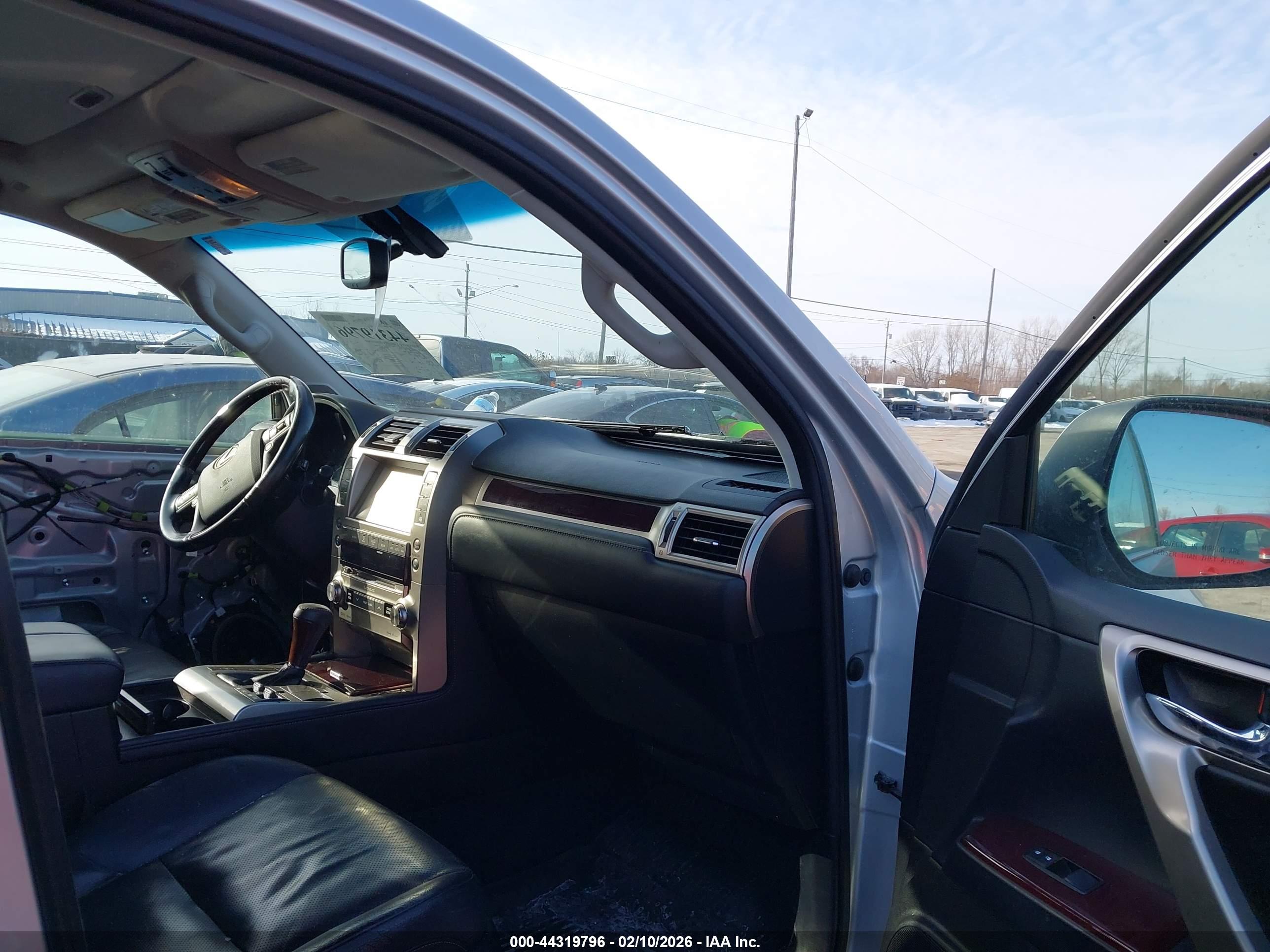 LEXUS GX image 5