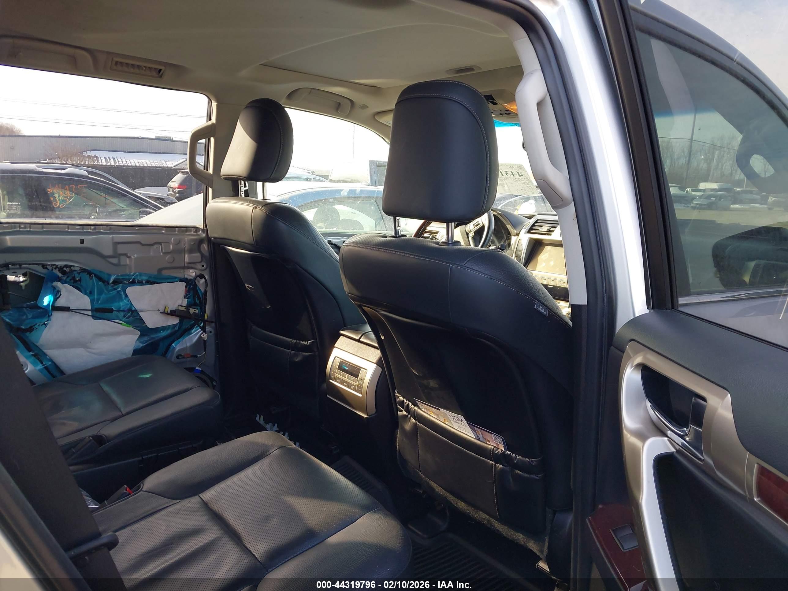 LEXUS GX image 8