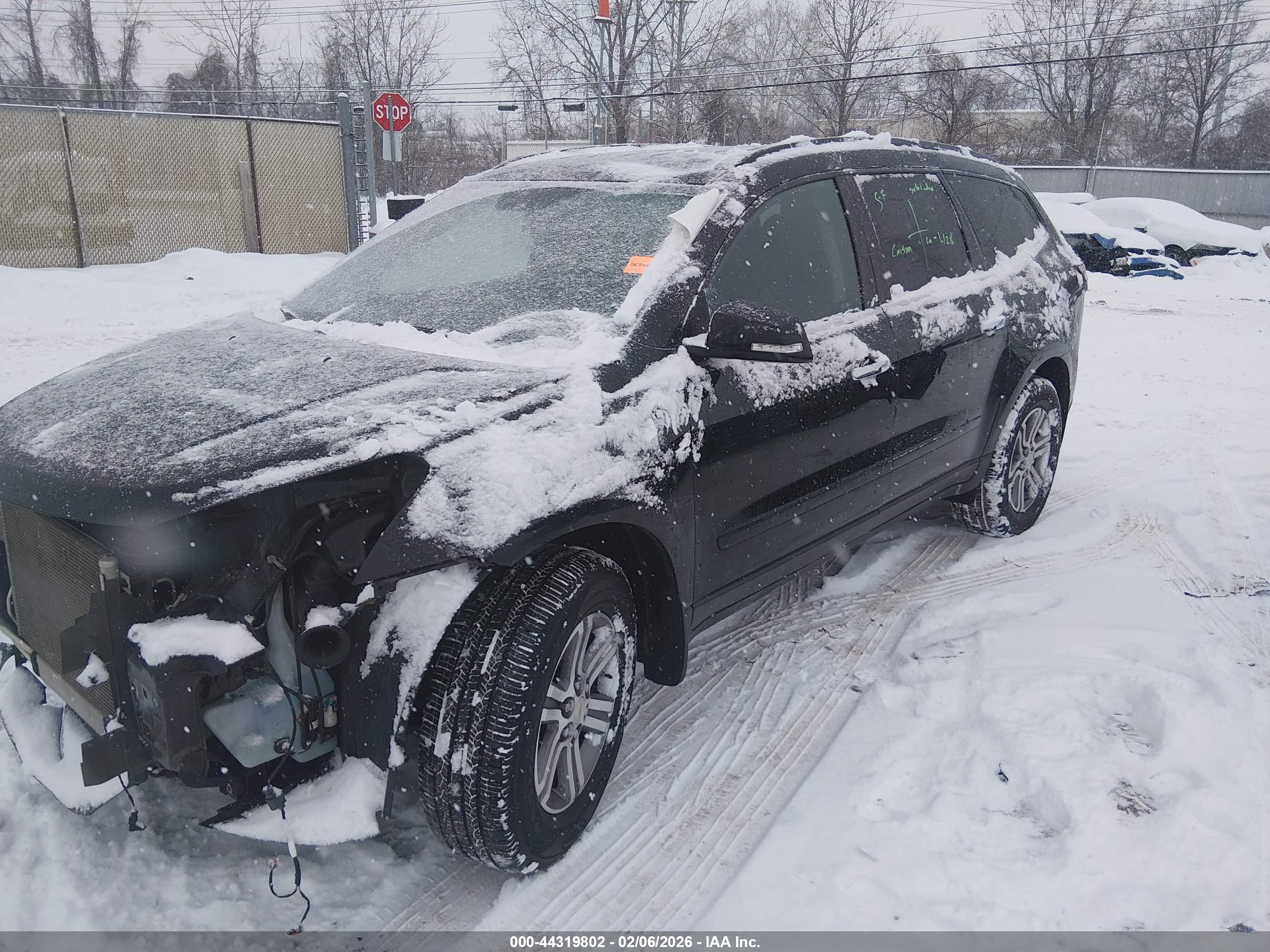 CHEVROLET TRAVERSE image 2