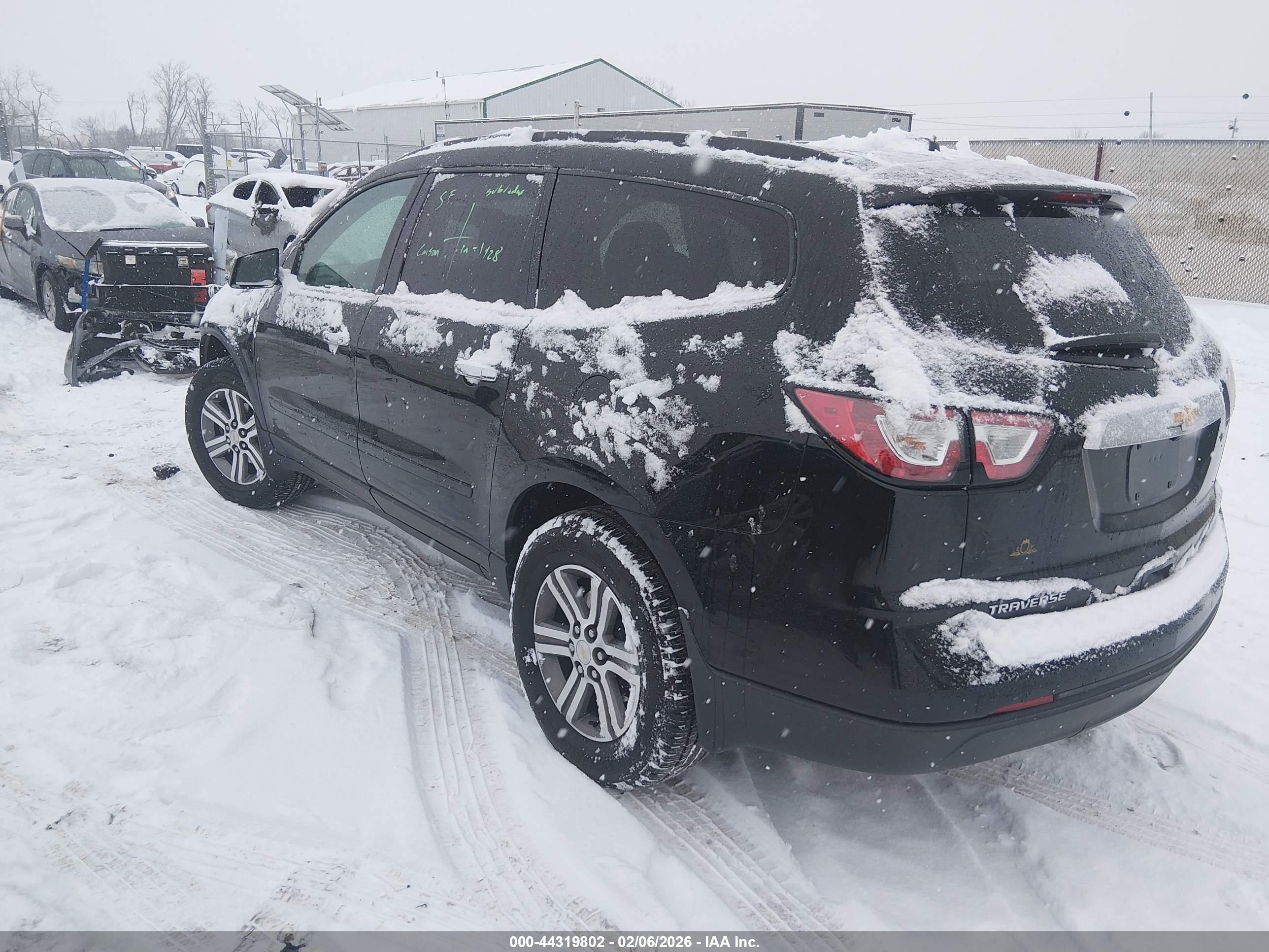 CHEVROLET TRAVERSE image 3