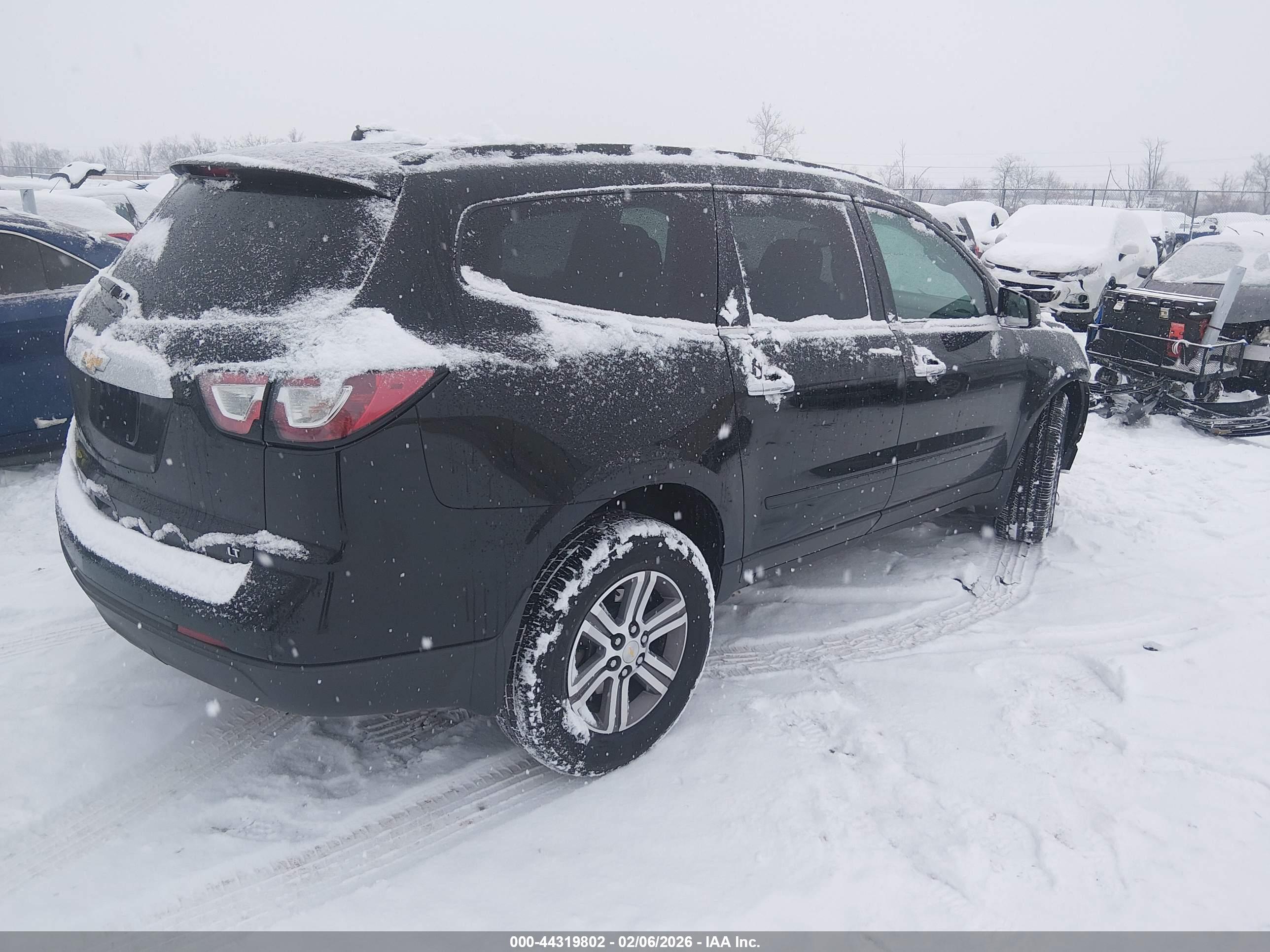 CHEVROLET TRAVERSE image 4