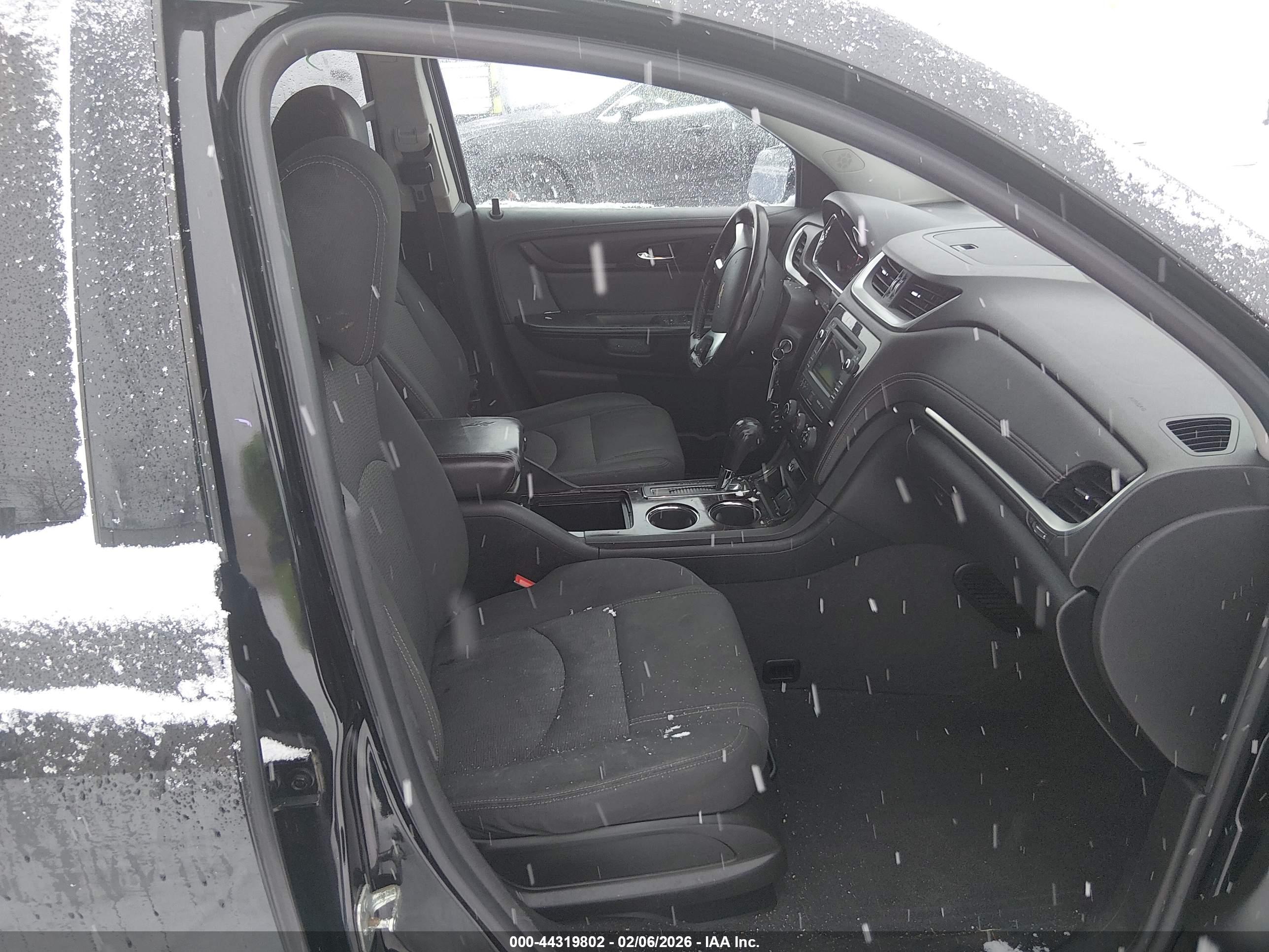 CHEVROLET TRAVERSE image 5