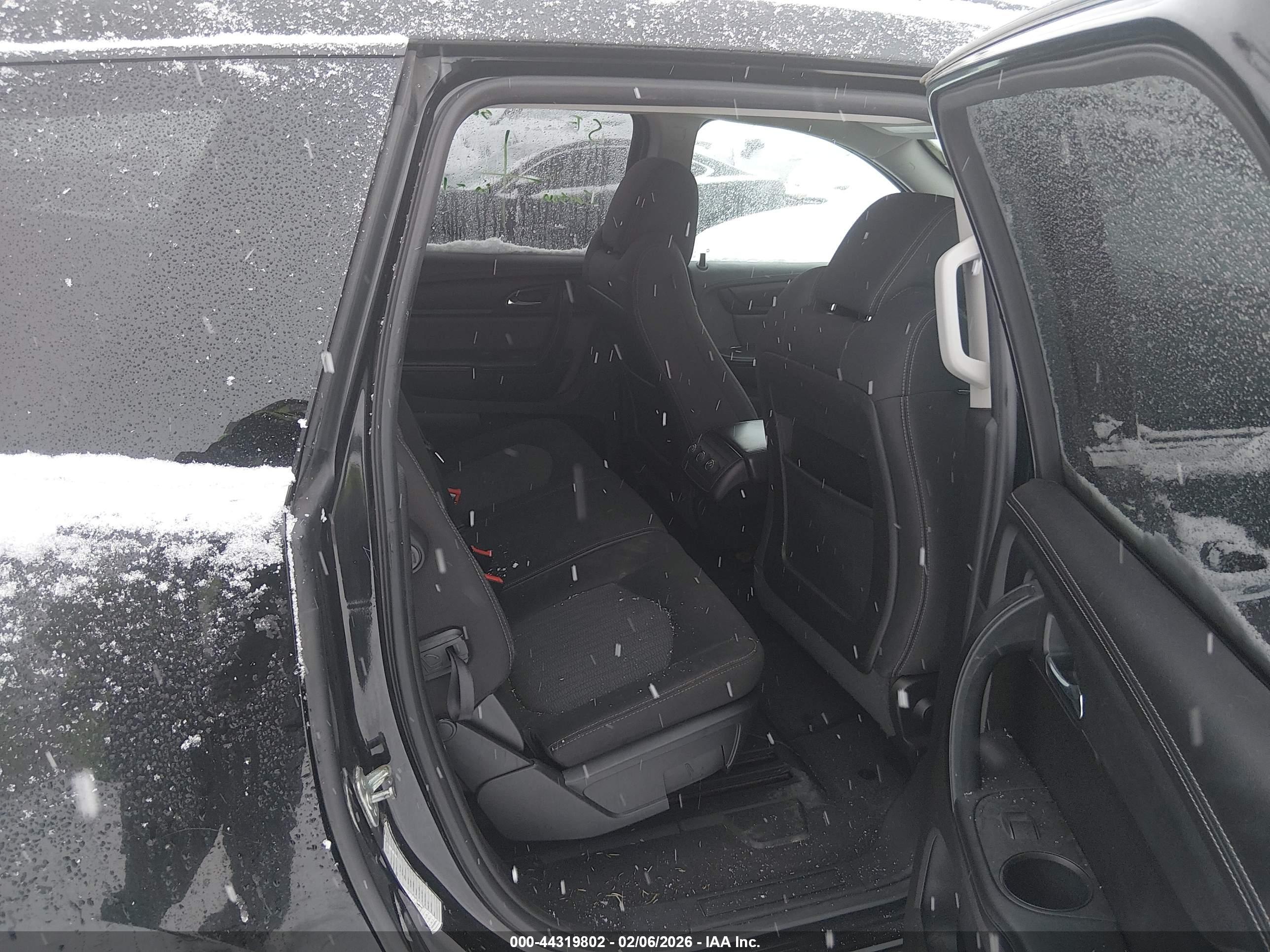 CHEVROLET TRAVERSE image 8