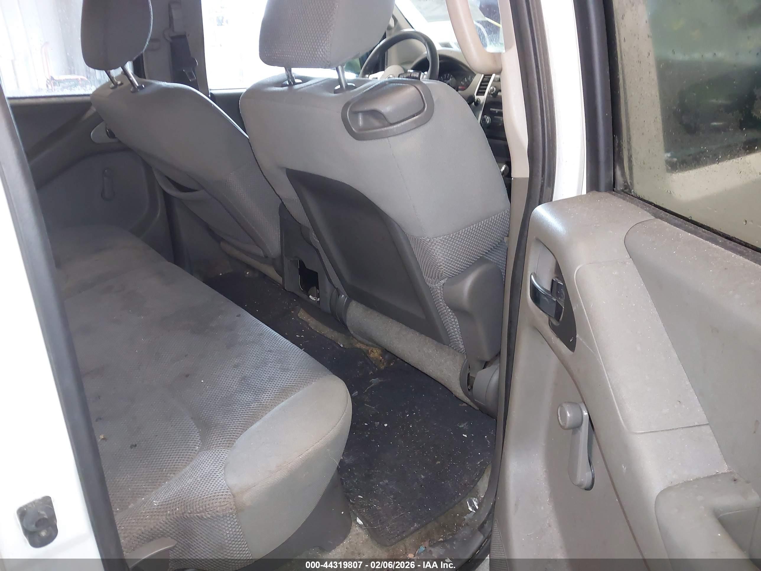 NISSAN FRONTIER image 8
