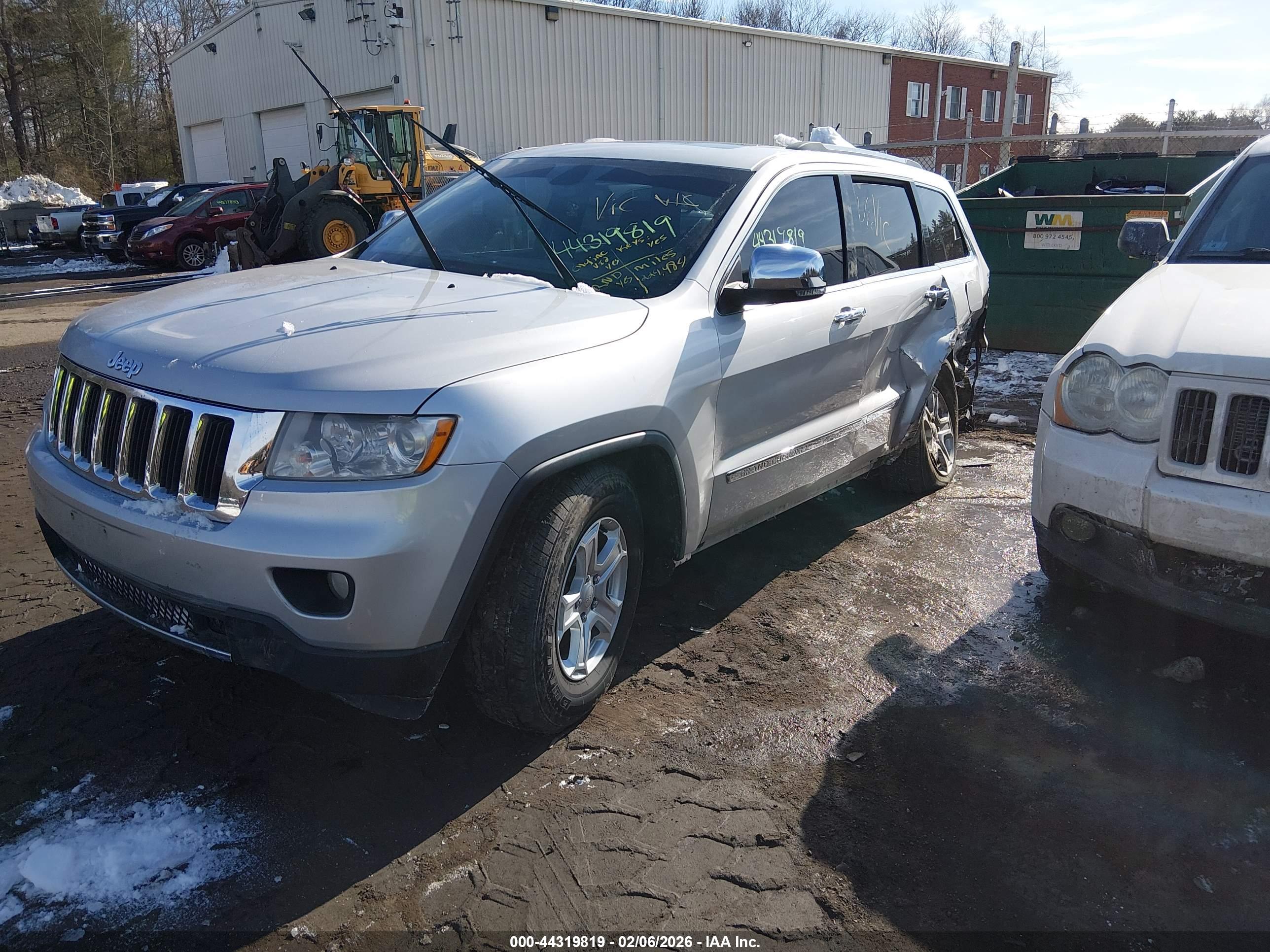 JEEP GRAND image 2