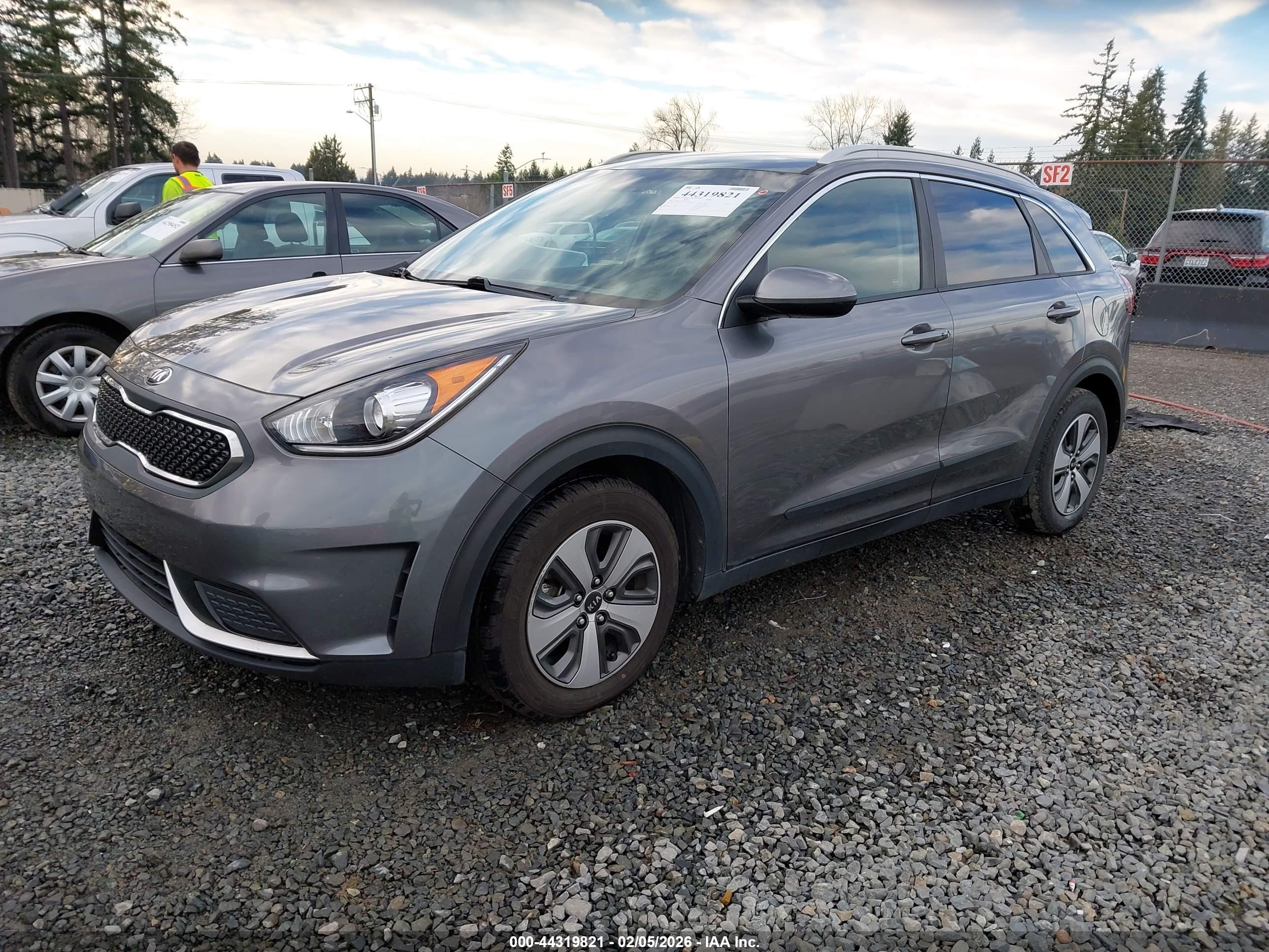 KIA NIRO image 2