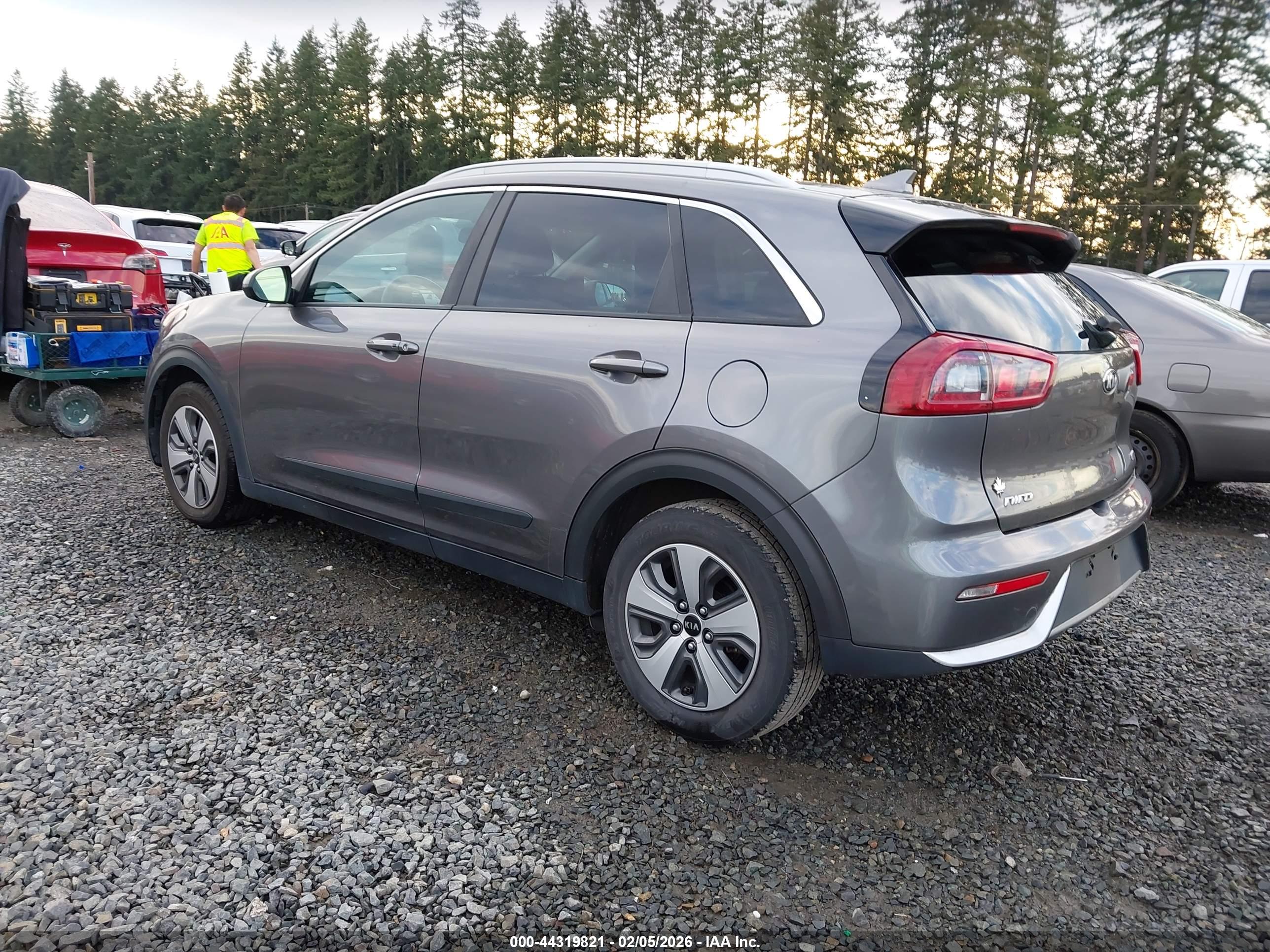 KIA NIRO image 3