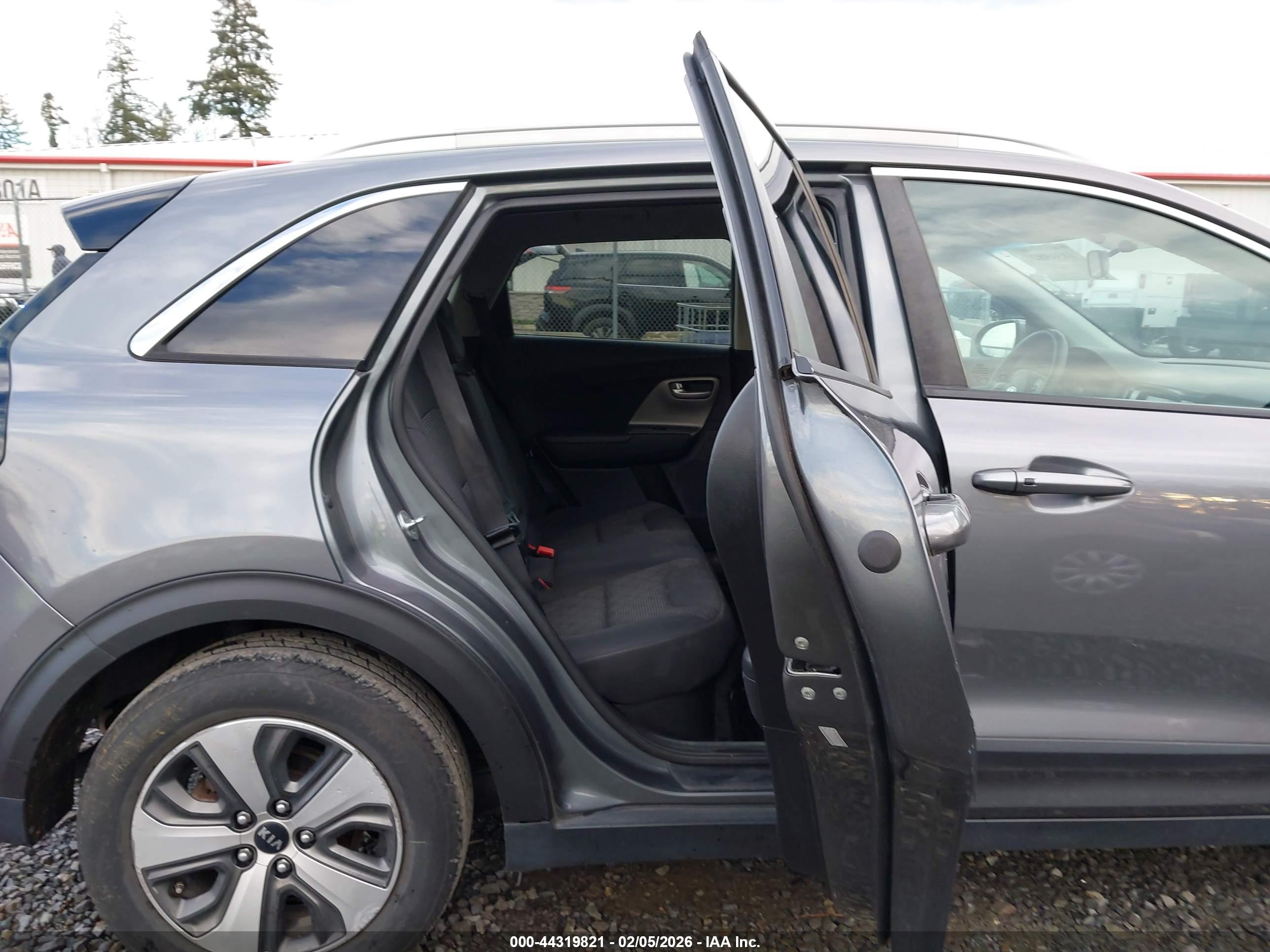 KIA NIRO image 8
