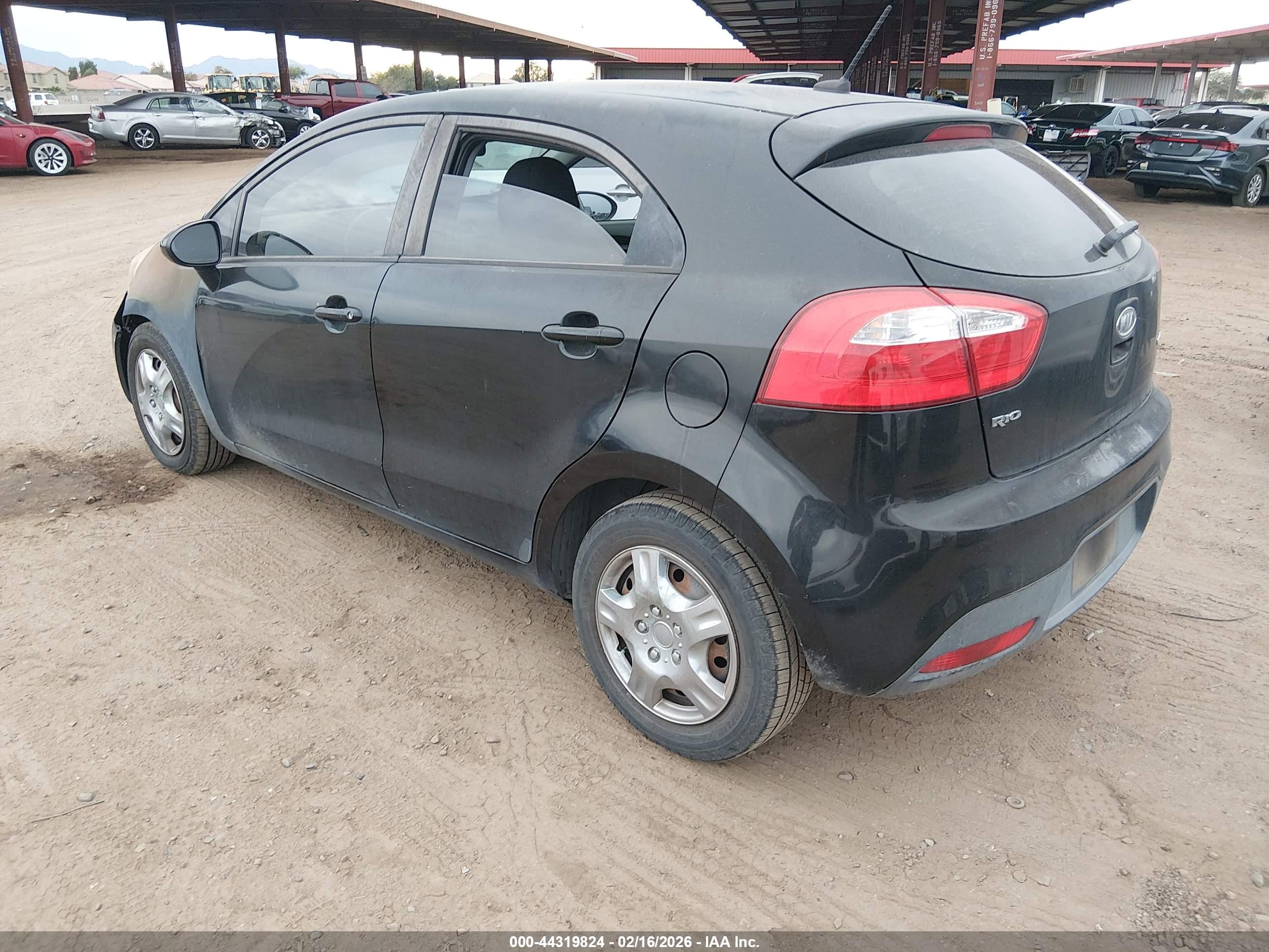 KIA RIO5 image 3