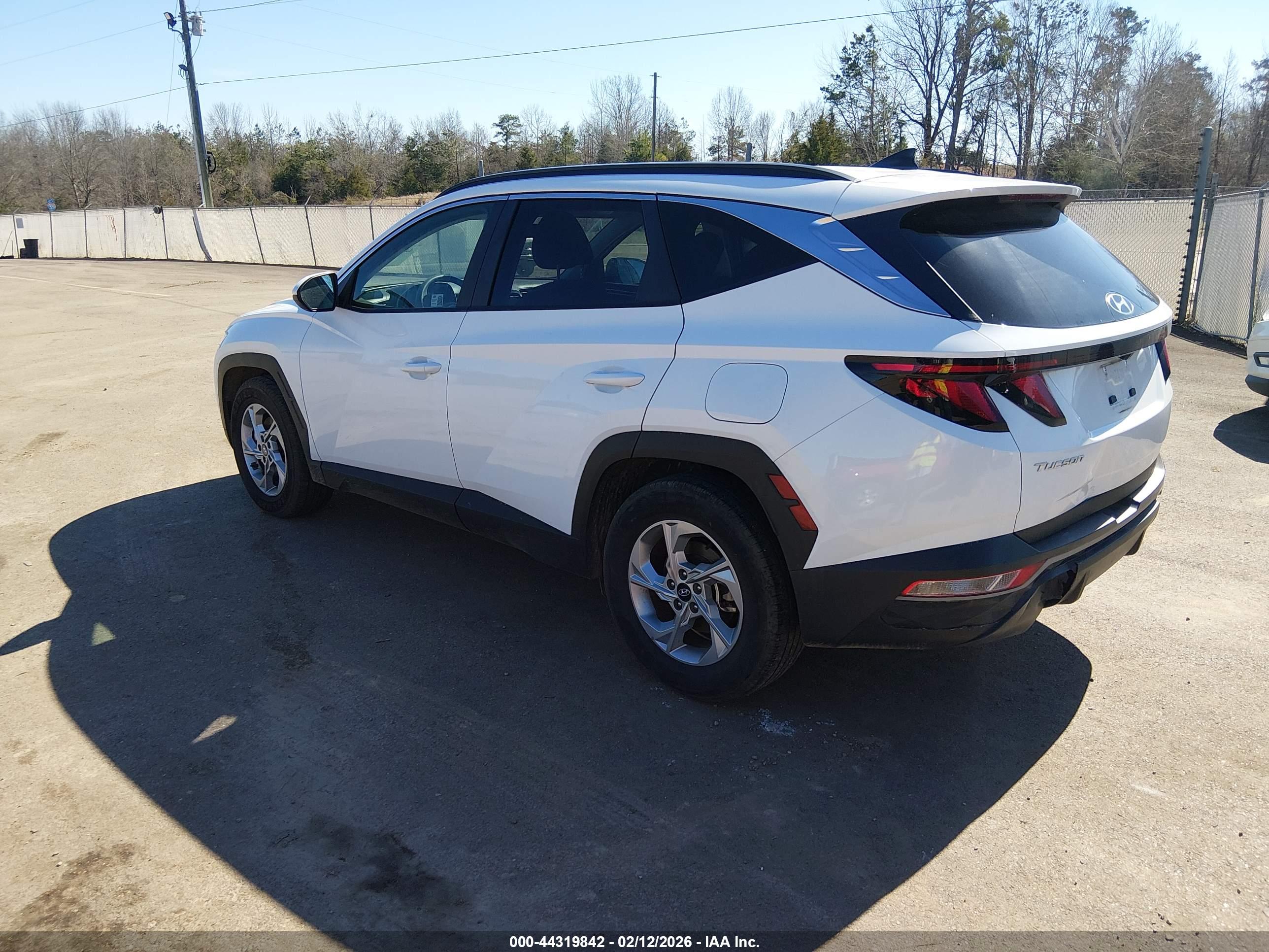 HYUNDAI TUCSON image 3