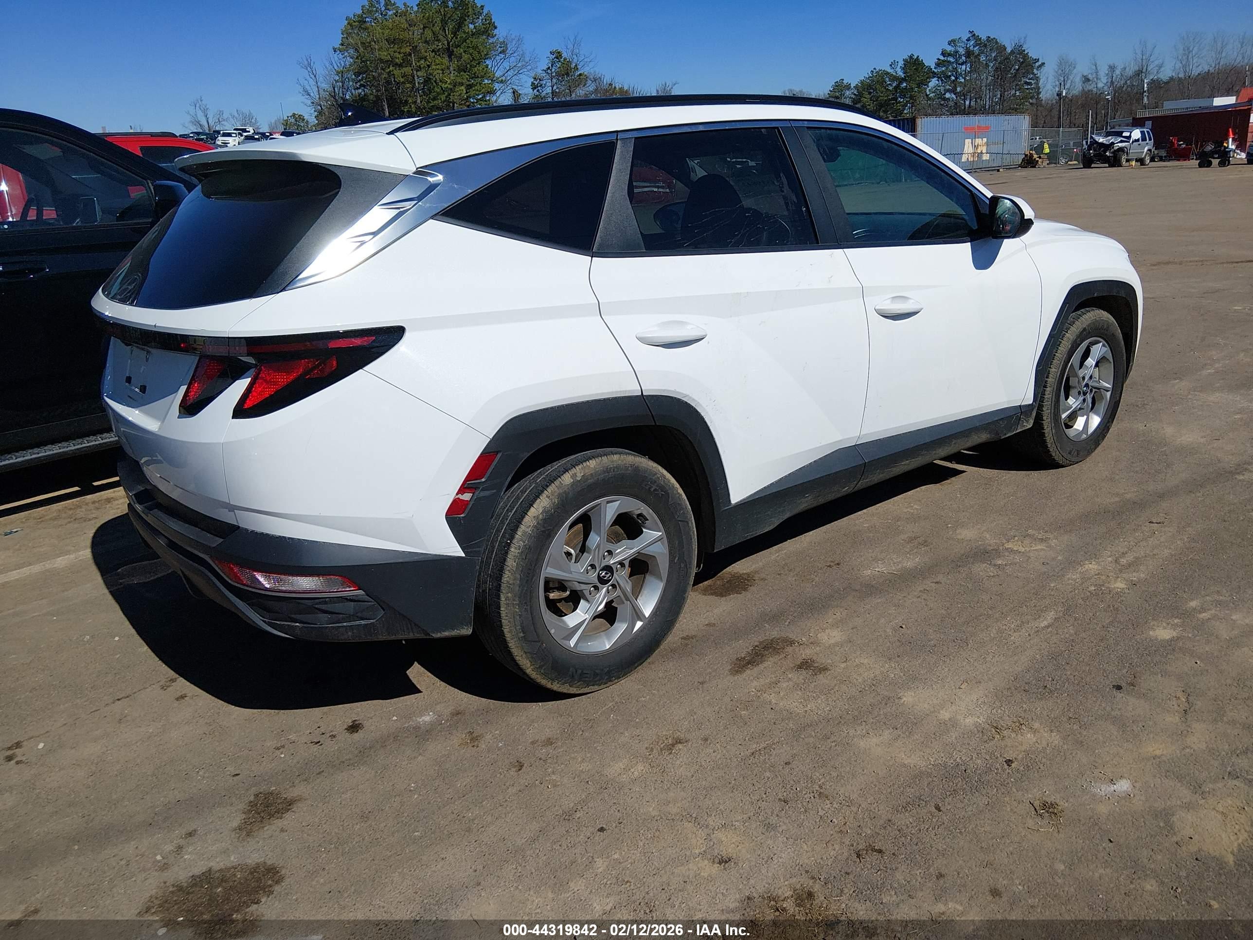 HYUNDAI TUCSON image 4