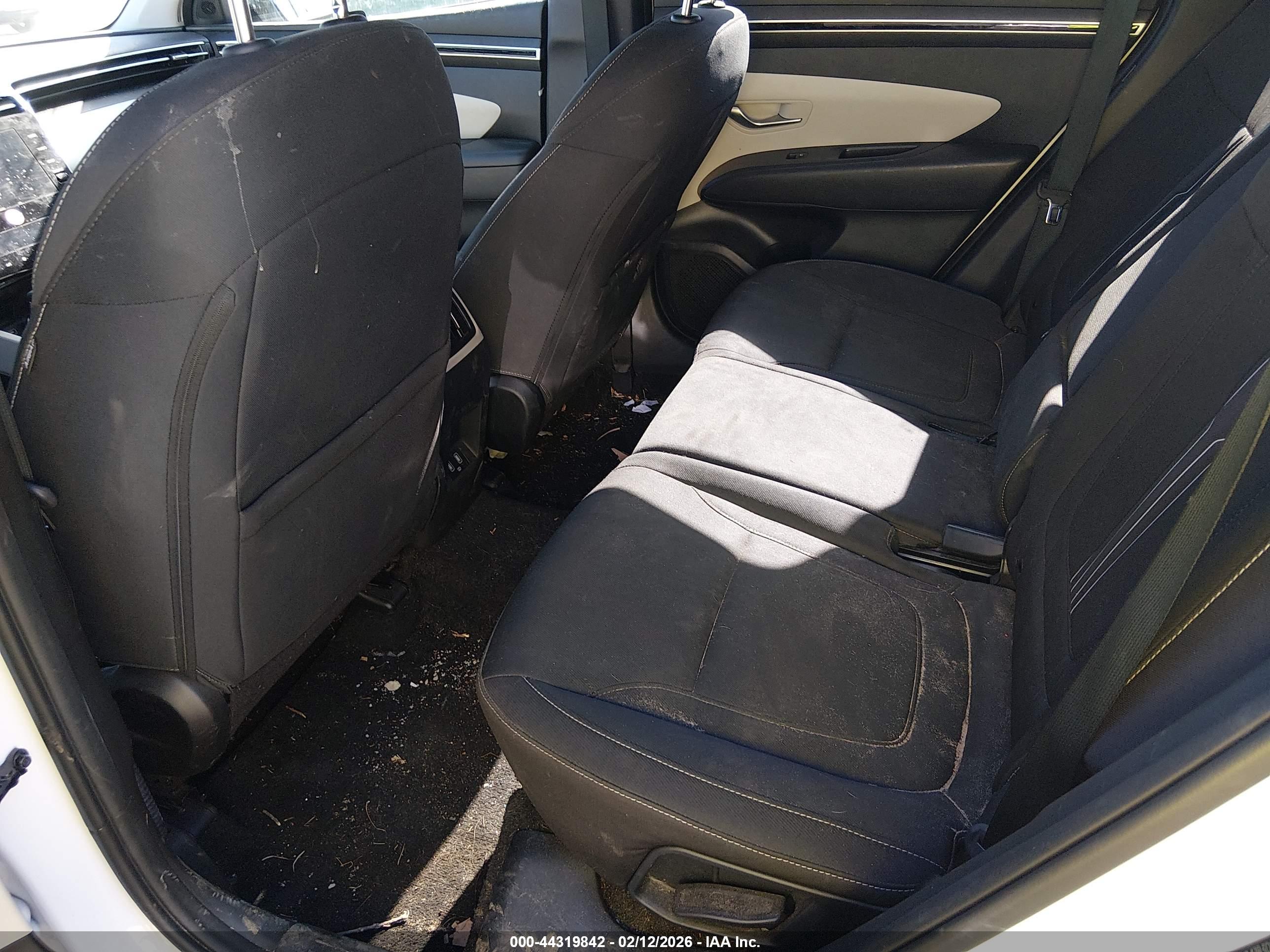 HYUNDAI TUCSON image 8