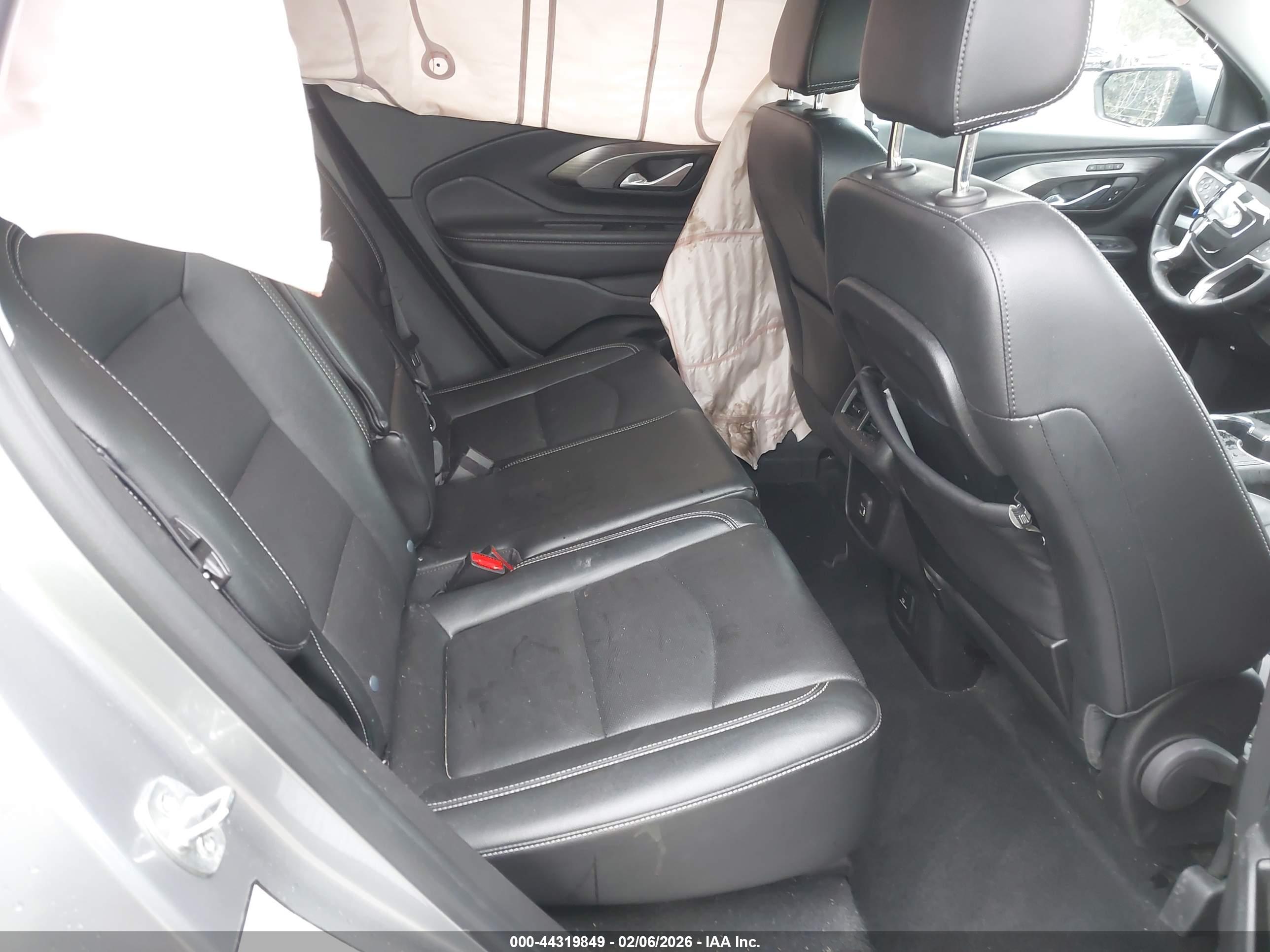 GMC TERRAIN image 8