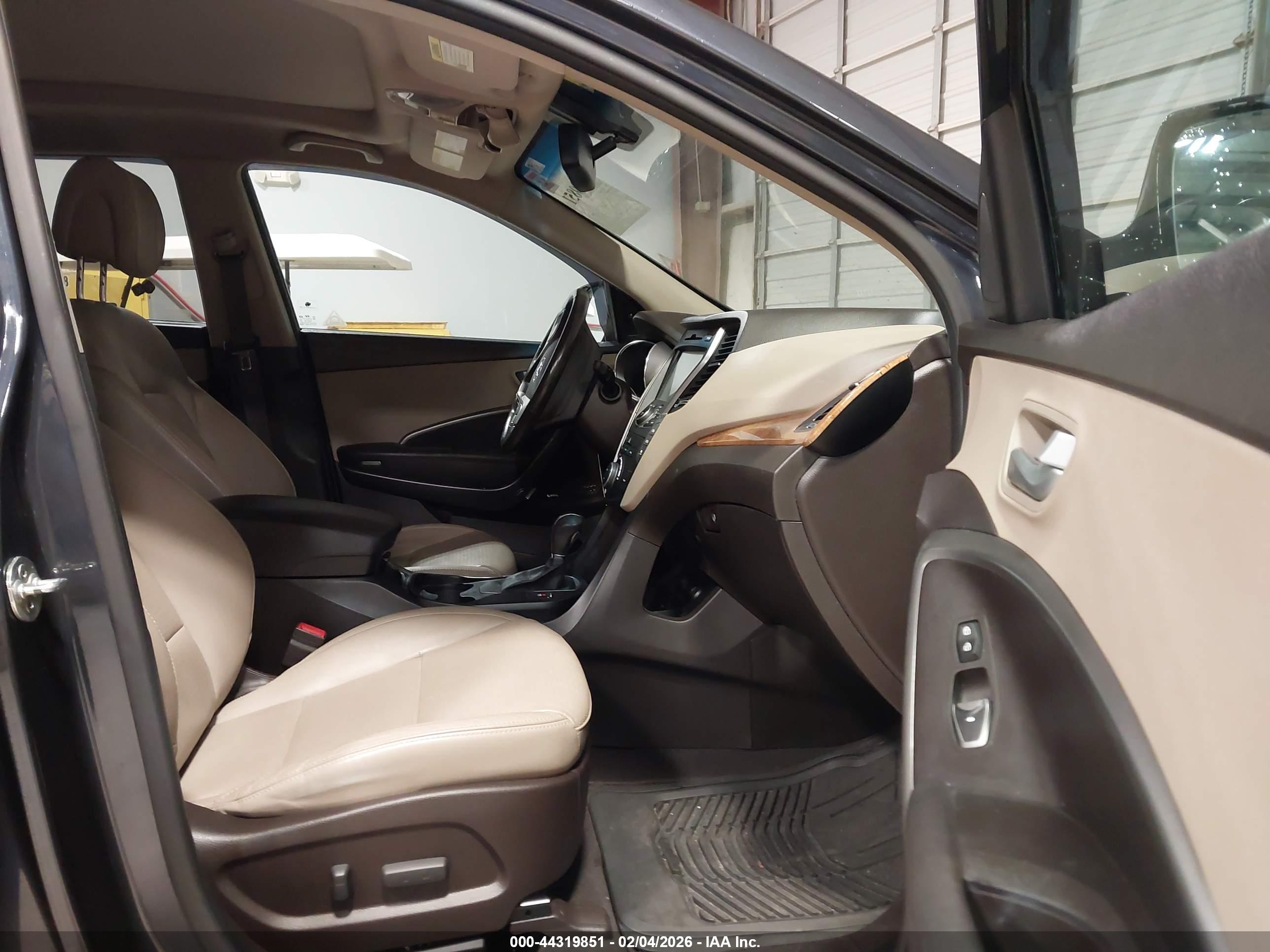HYUNDAI SANTA image 5