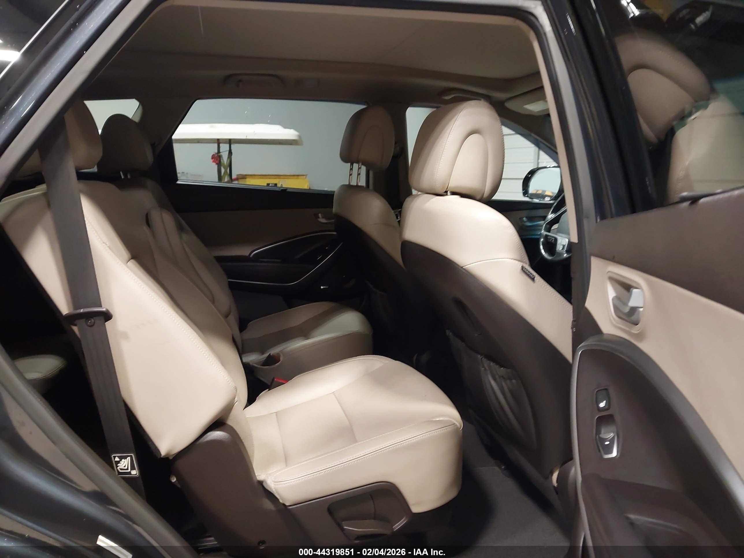 HYUNDAI SANTA image 8
