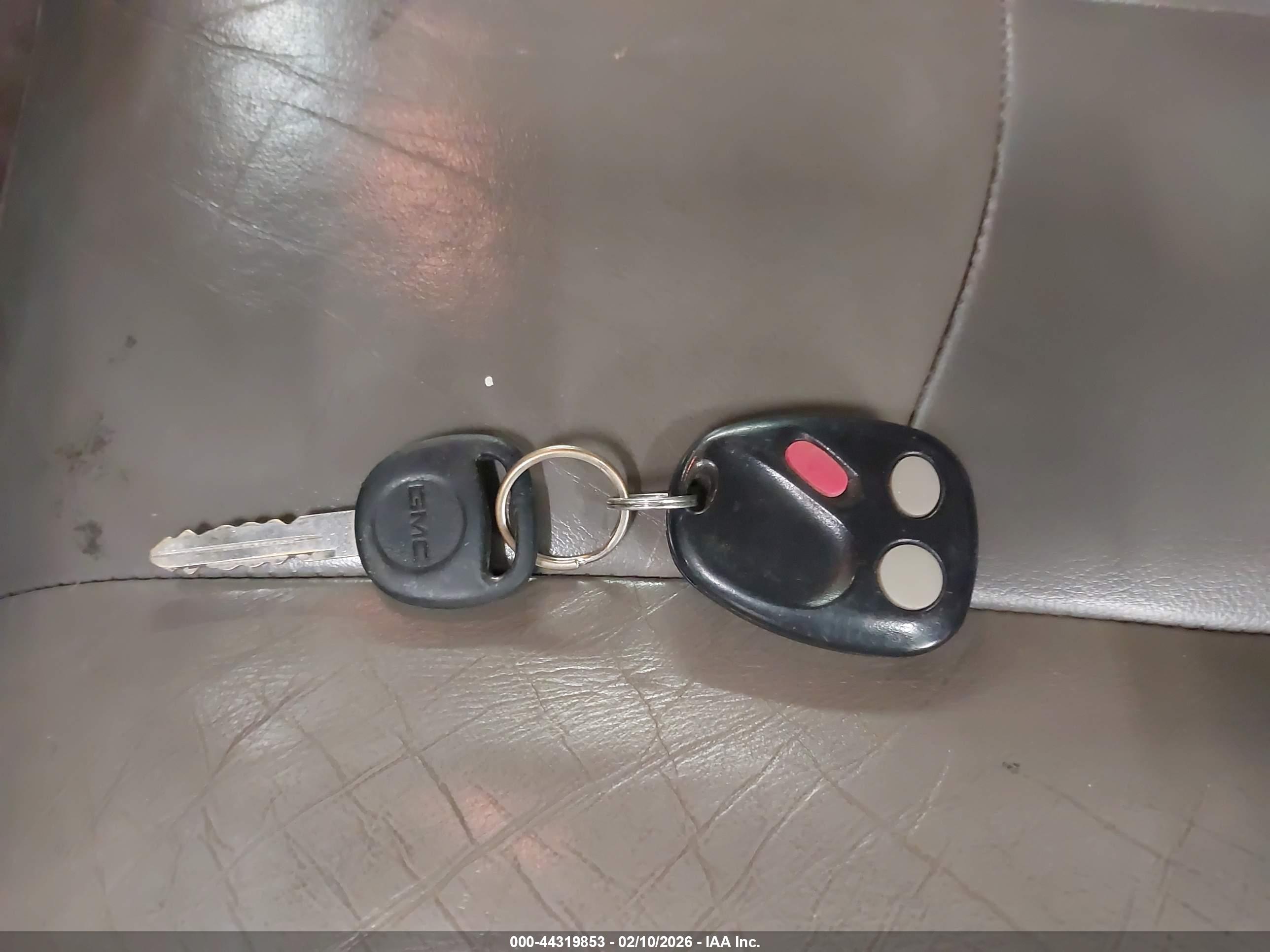 GMC YUKON image 11
