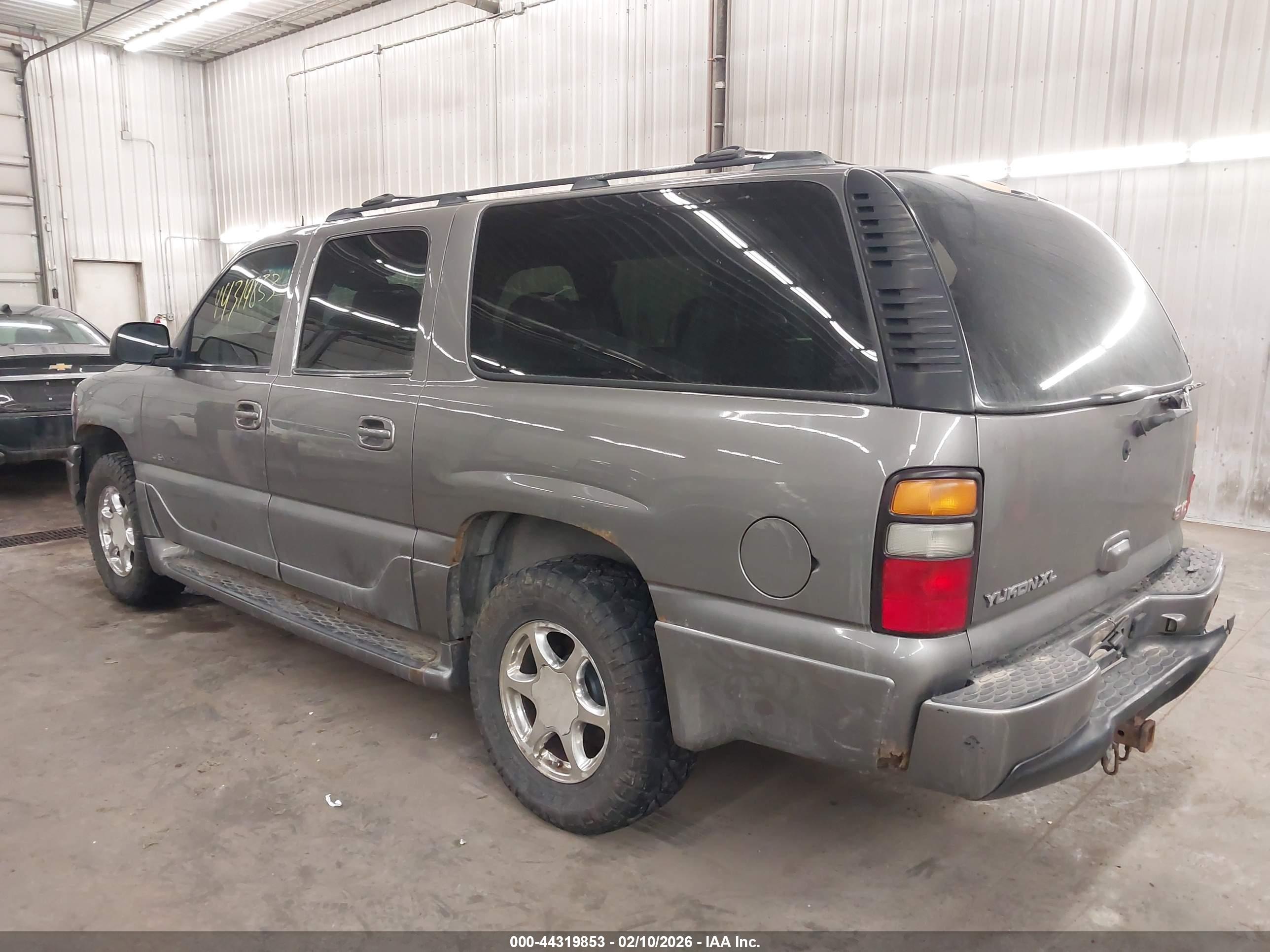GMC YUKON image 3