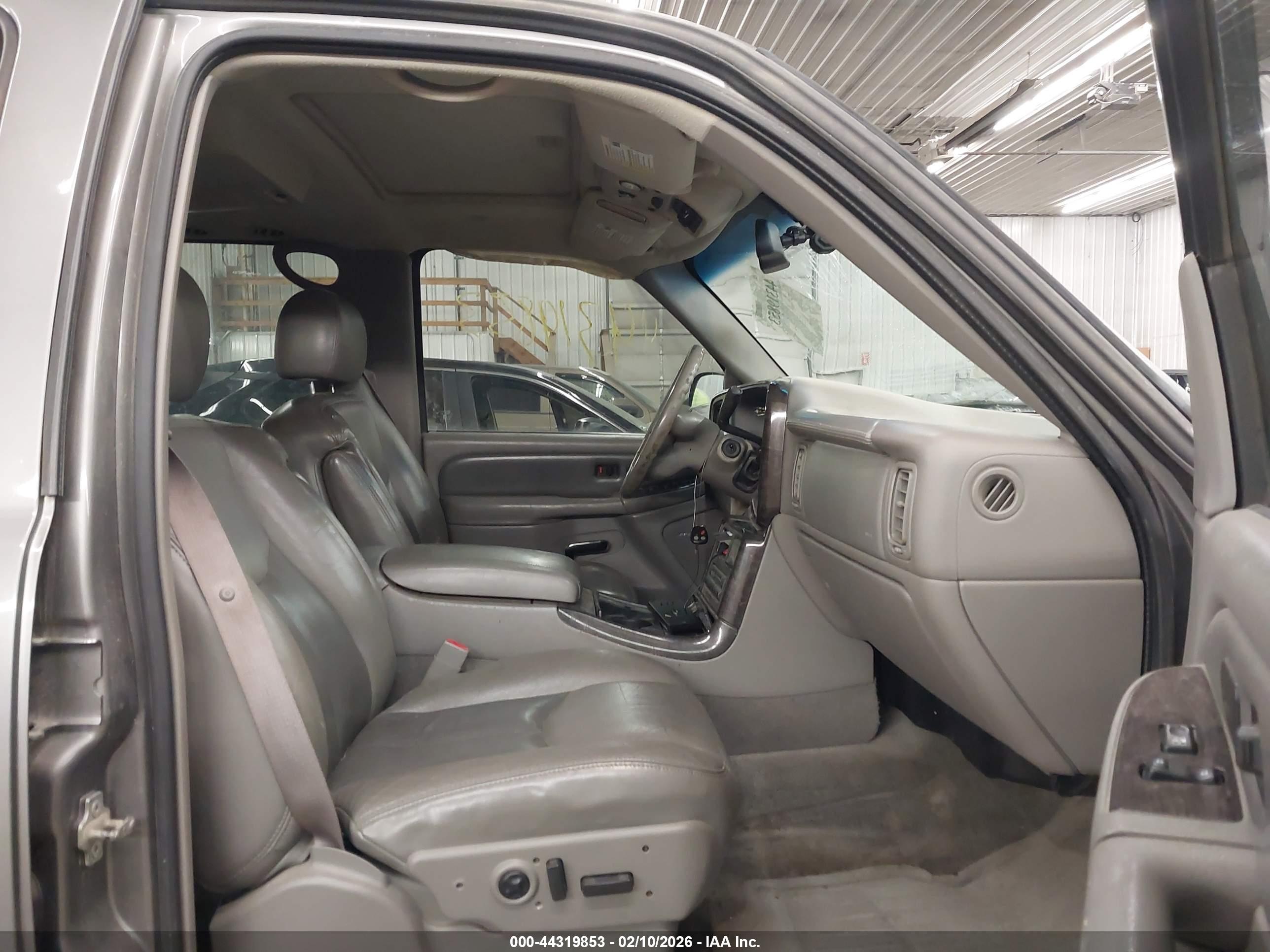 GMC YUKON image 5