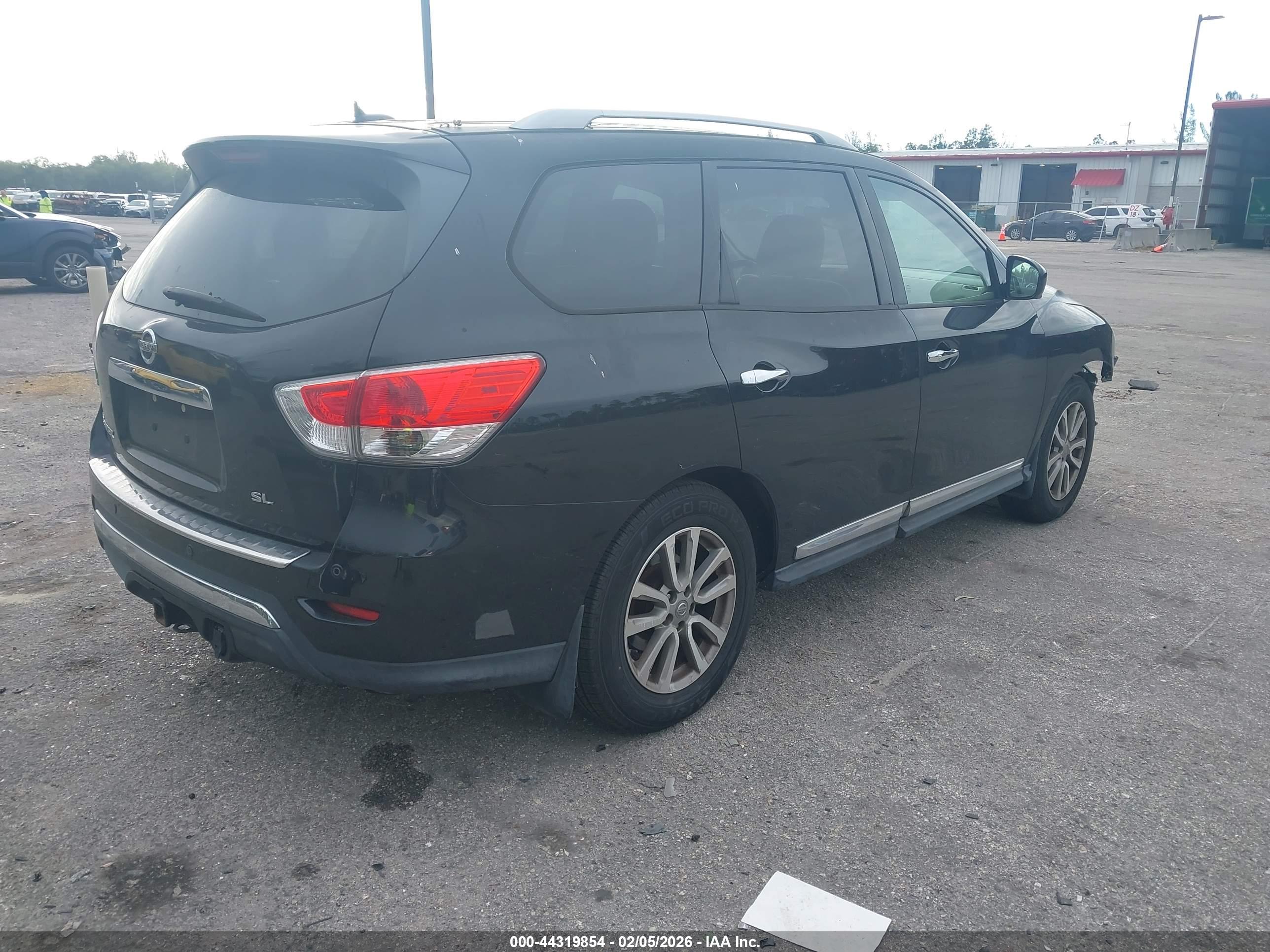 NISSAN PATHFINDER image 4