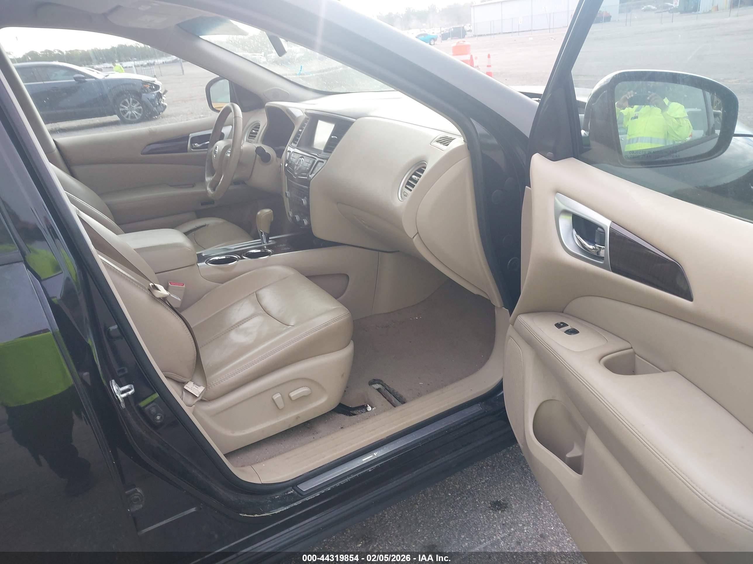 NISSAN PATHFINDER image 5
