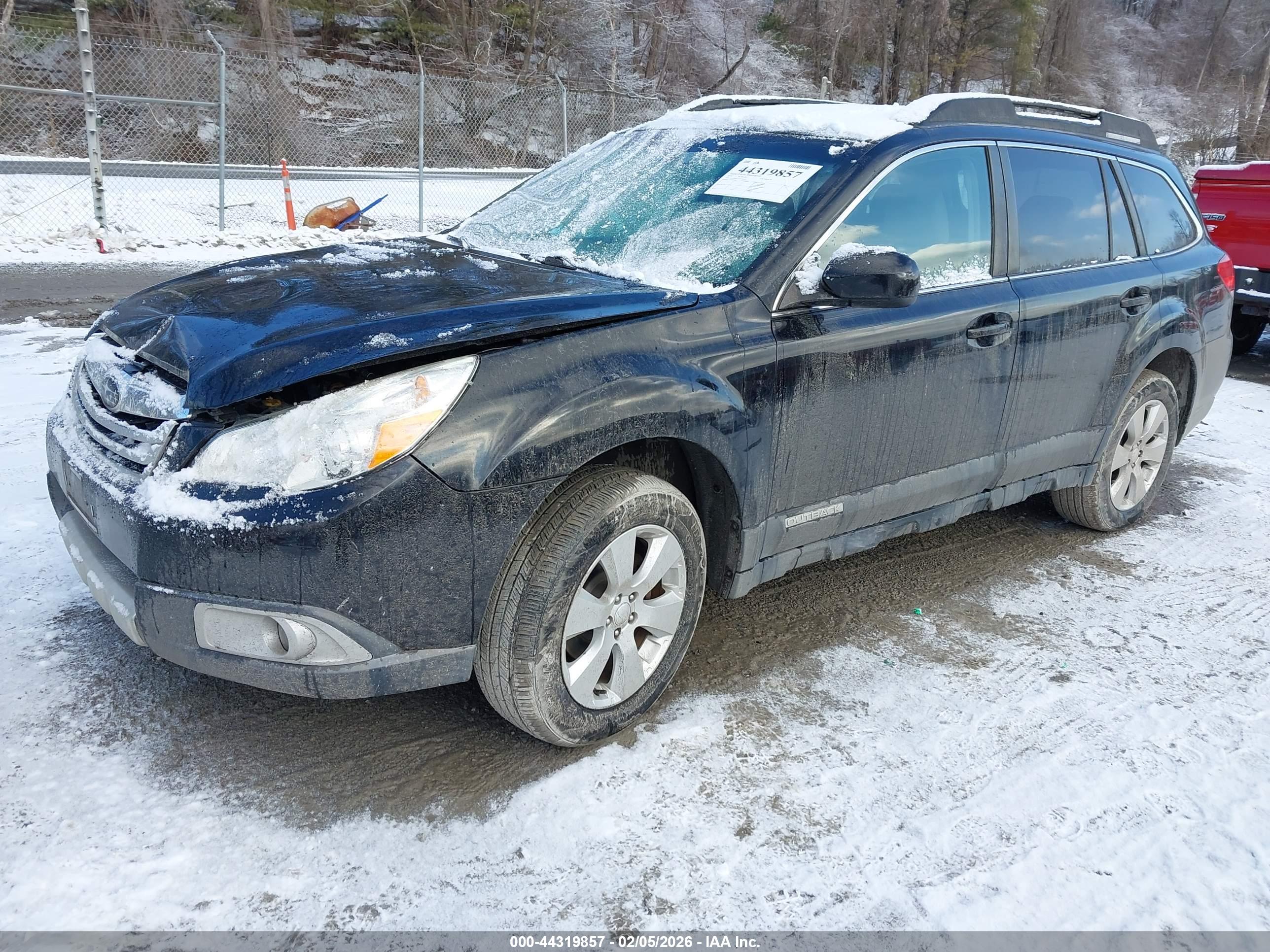 SUBARU OUTBACK image 2