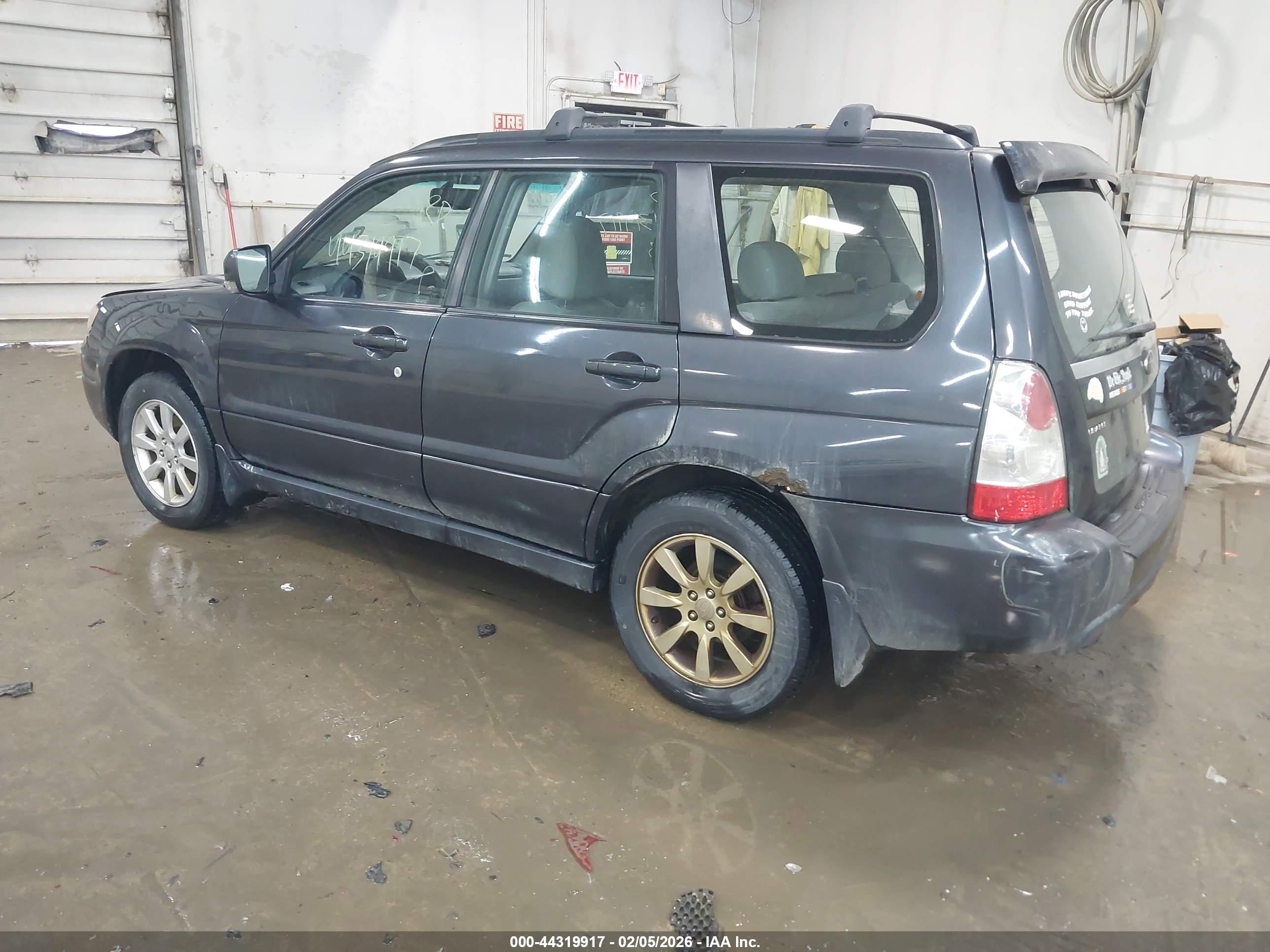 SUBARU FORESTER image 3