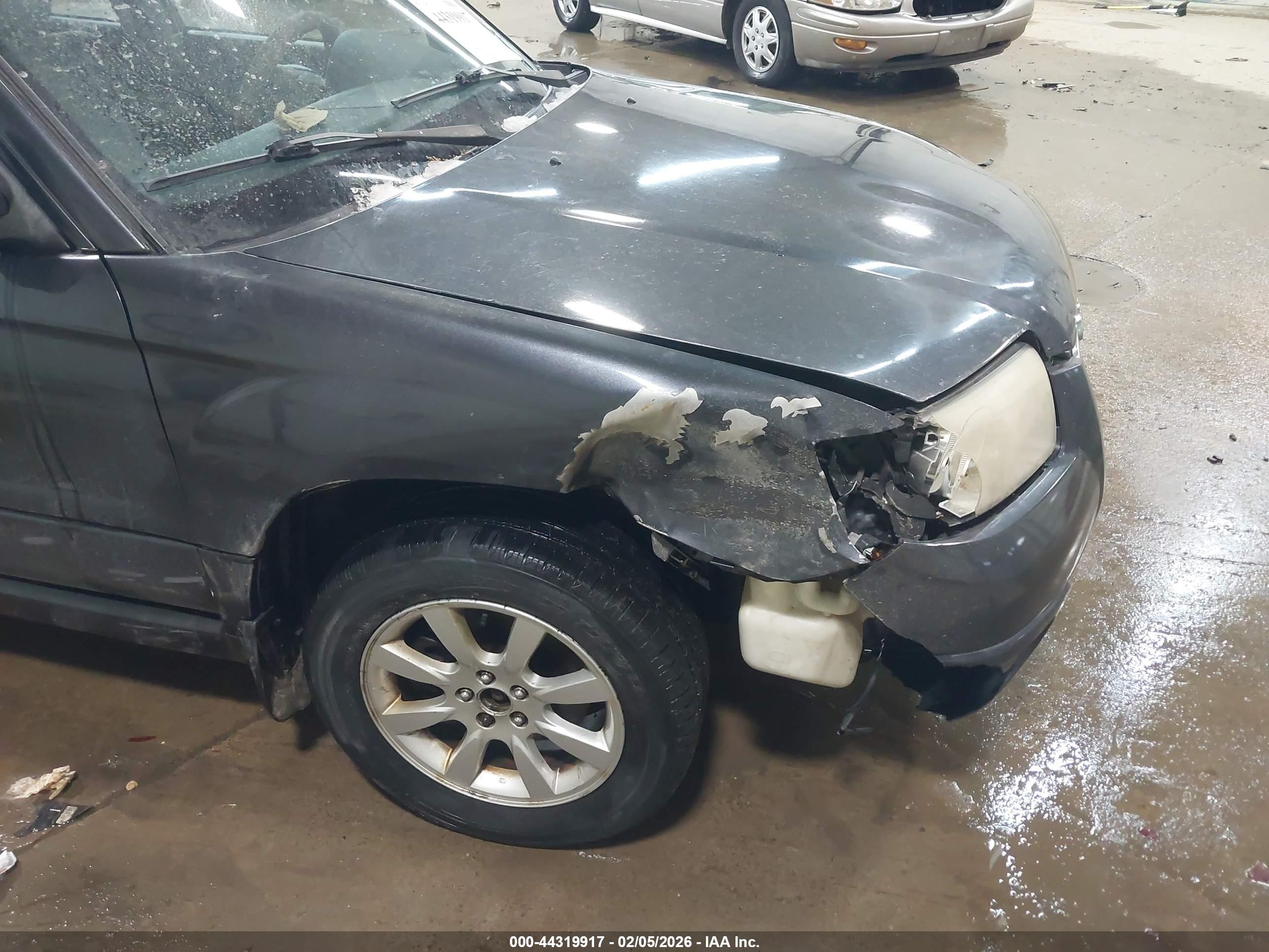 SUBARU FORESTER image 6