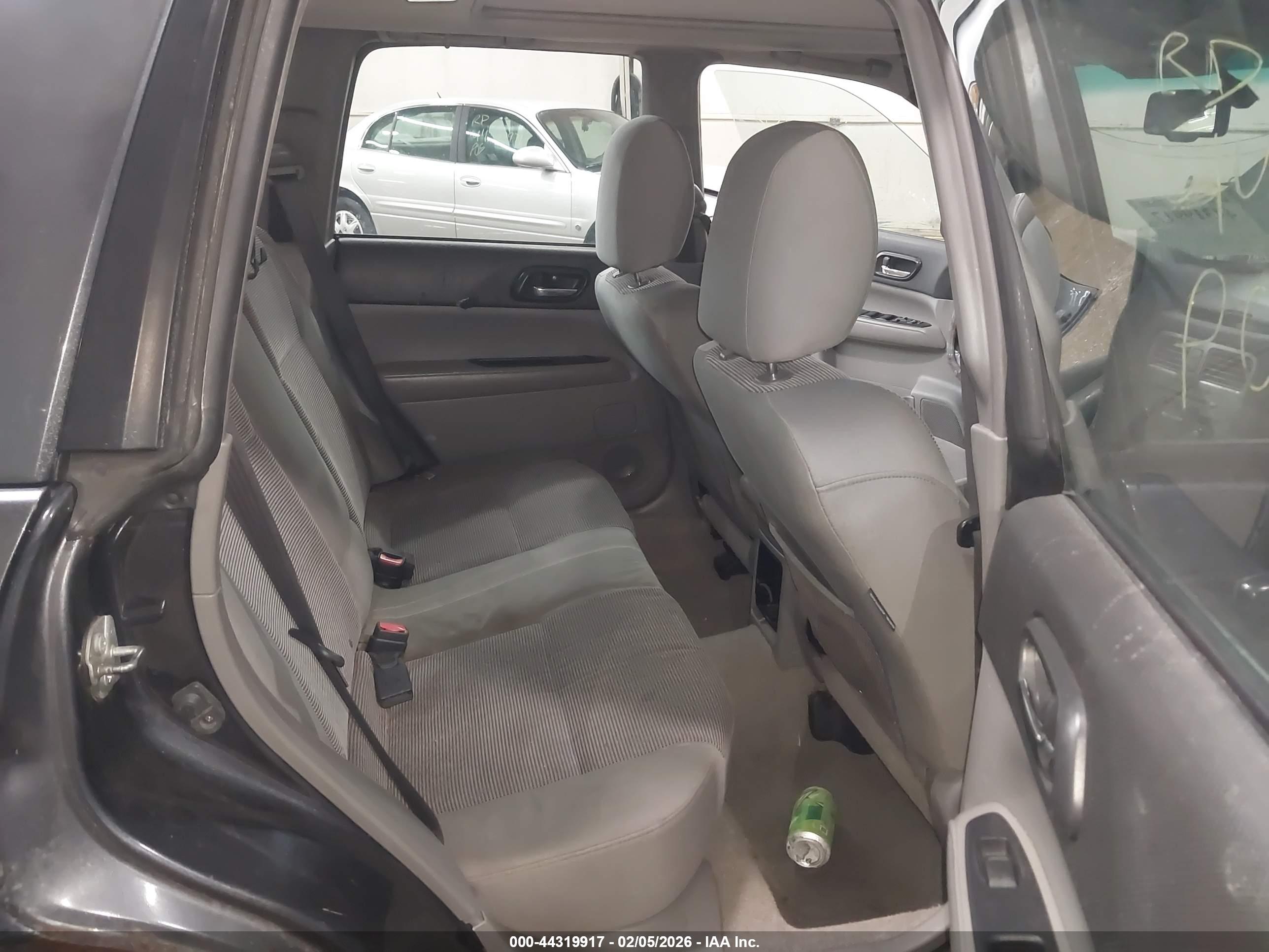 SUBARU FORESTER image 8