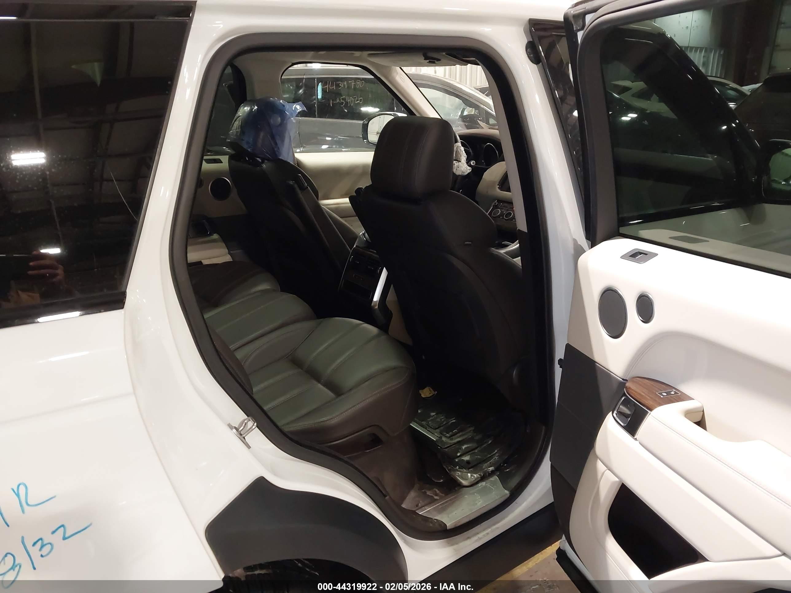 LAND ROVER image 8